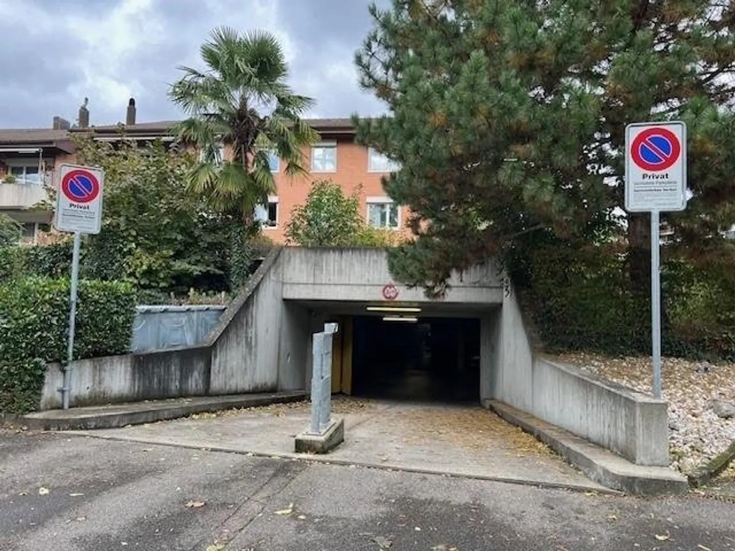 Motorcycle parking space in Birsfelden - Photo 1 of 3