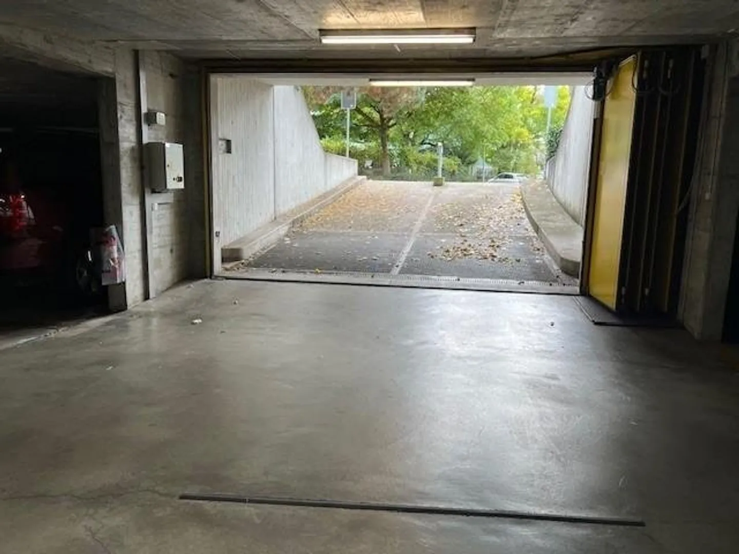 Motorcycle parking space in Birsfelden - Photo 2 of 3