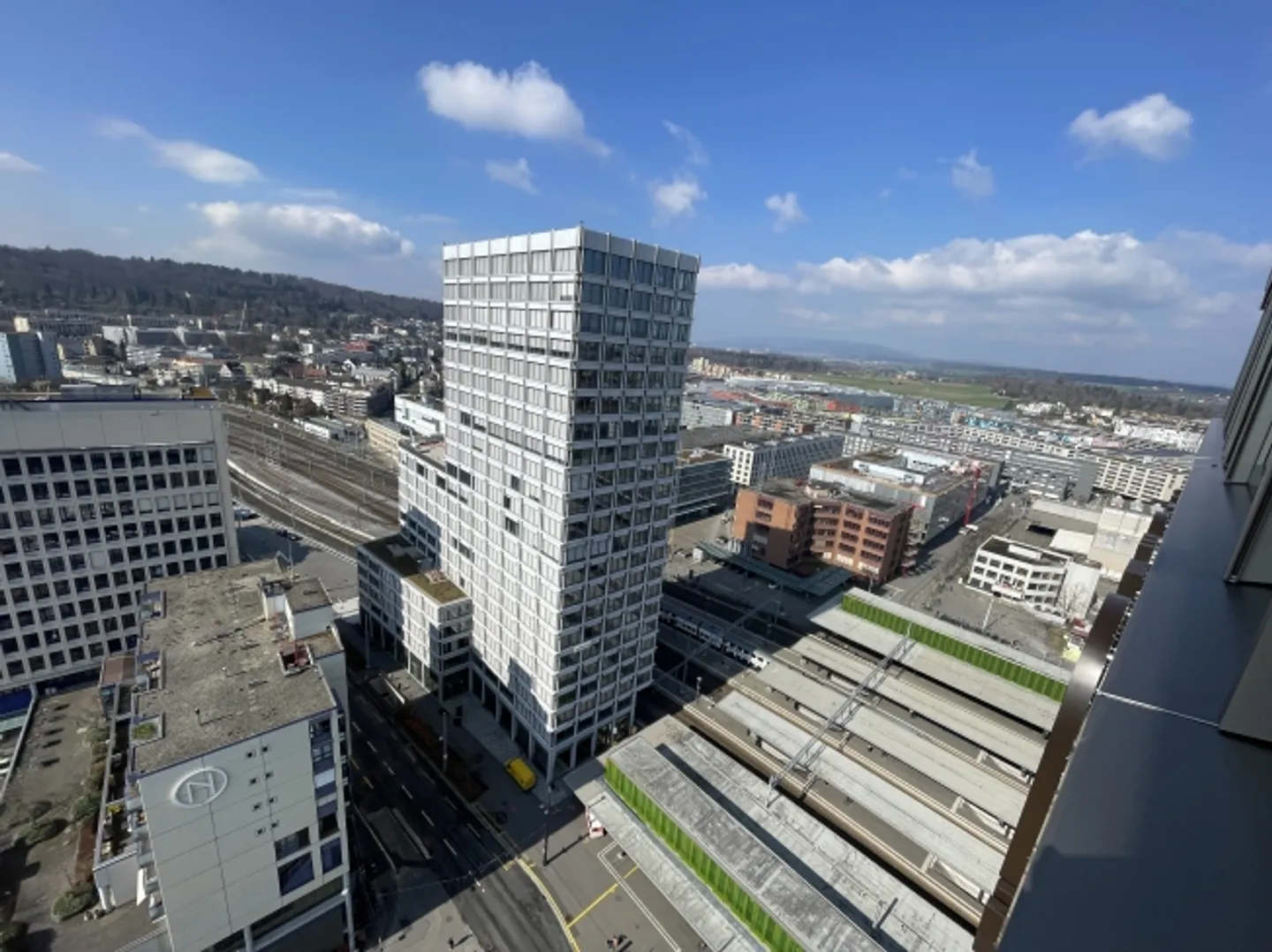 Vita urbana in un monumento architettonico a Zurigo Oerlikon - Foto 4 di 4