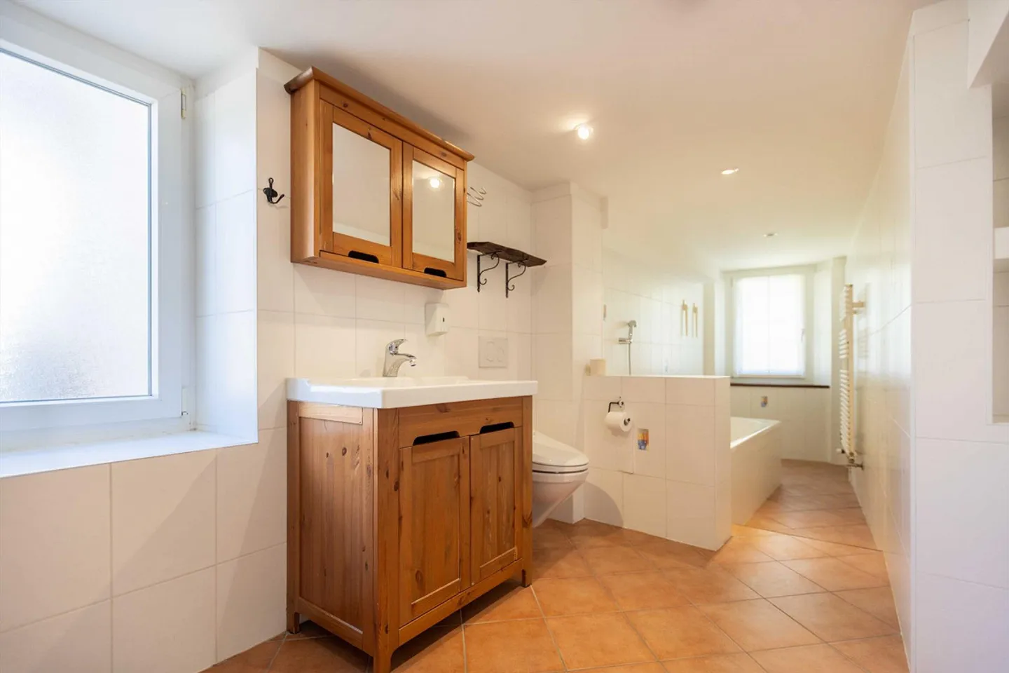 GRANDE CASA DI NUCLEO 7 LOCALI RISTRUTTURATA AD ARANNO - Photo 8 of 9