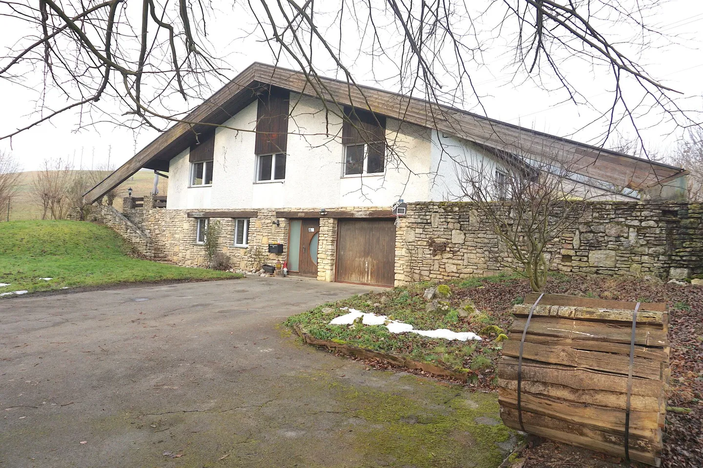 Architekten-Villa mit Pool - Foto 1 von 11