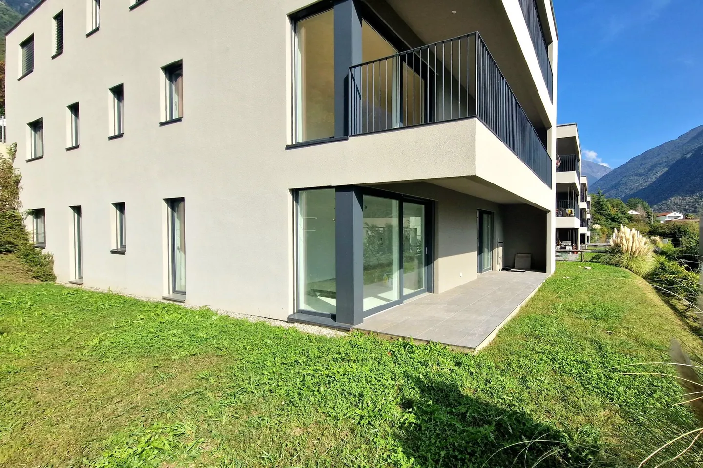 New 4.5-room apartment with garden and view - Photo 3 of 7