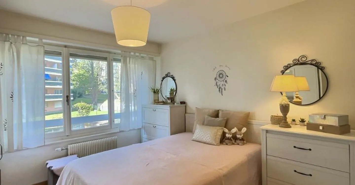 Charming Apartment with Mountain View - Photo 4 of 7
