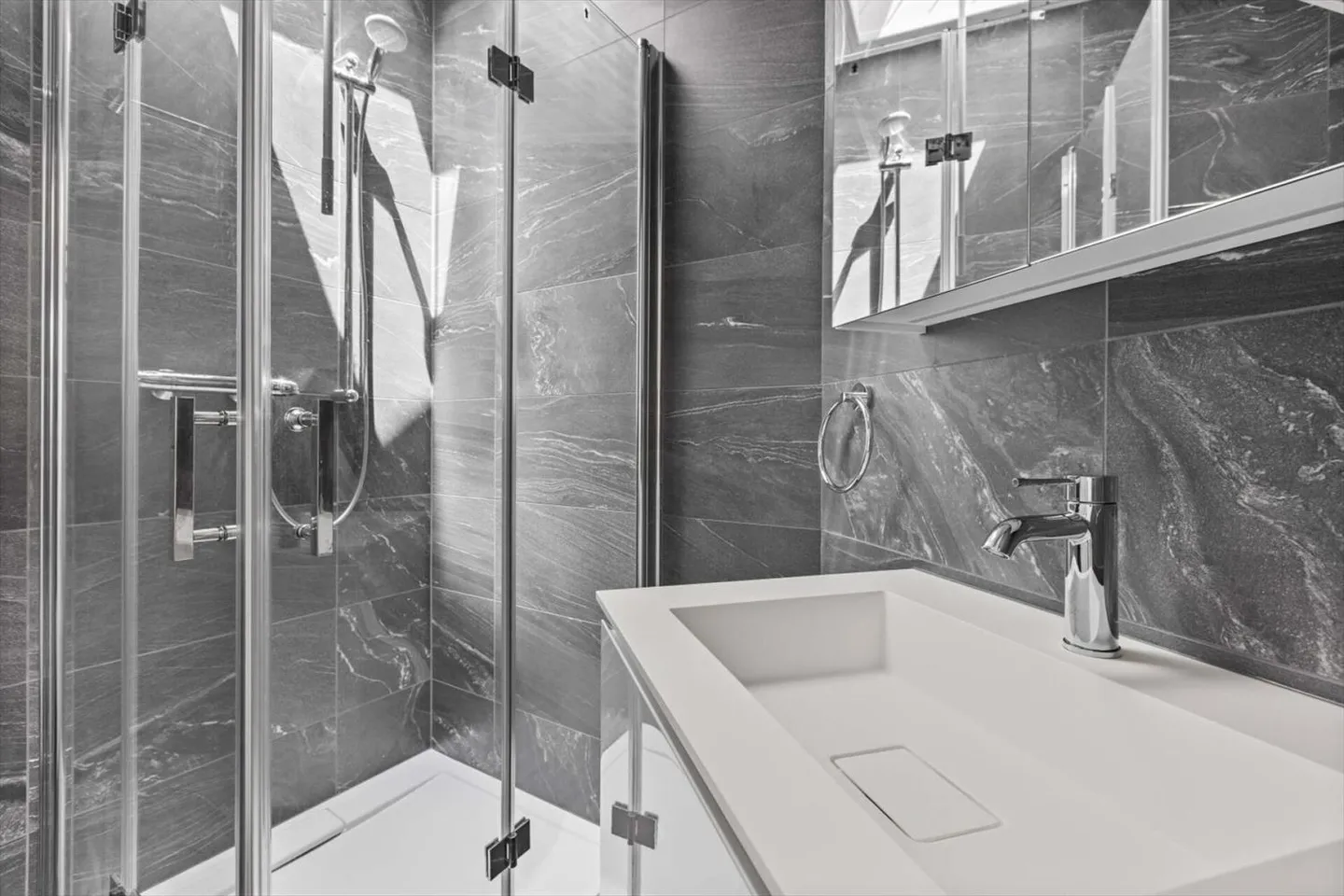 Semi-Detached Villa with Garages 5.5 Rooms in Vallorbe - Photo 8 of 11