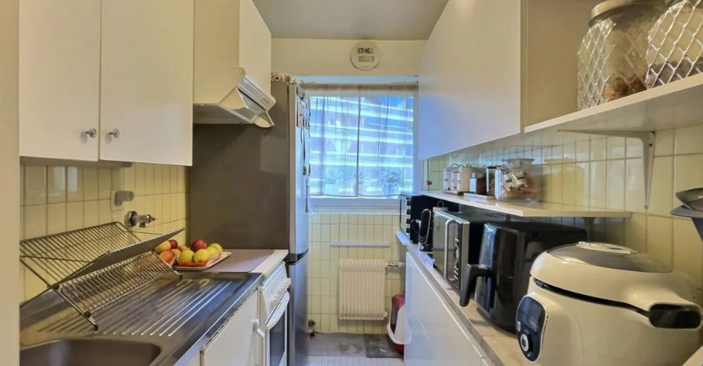 Charming Apartment with Mountain View - Photo 6 of 7