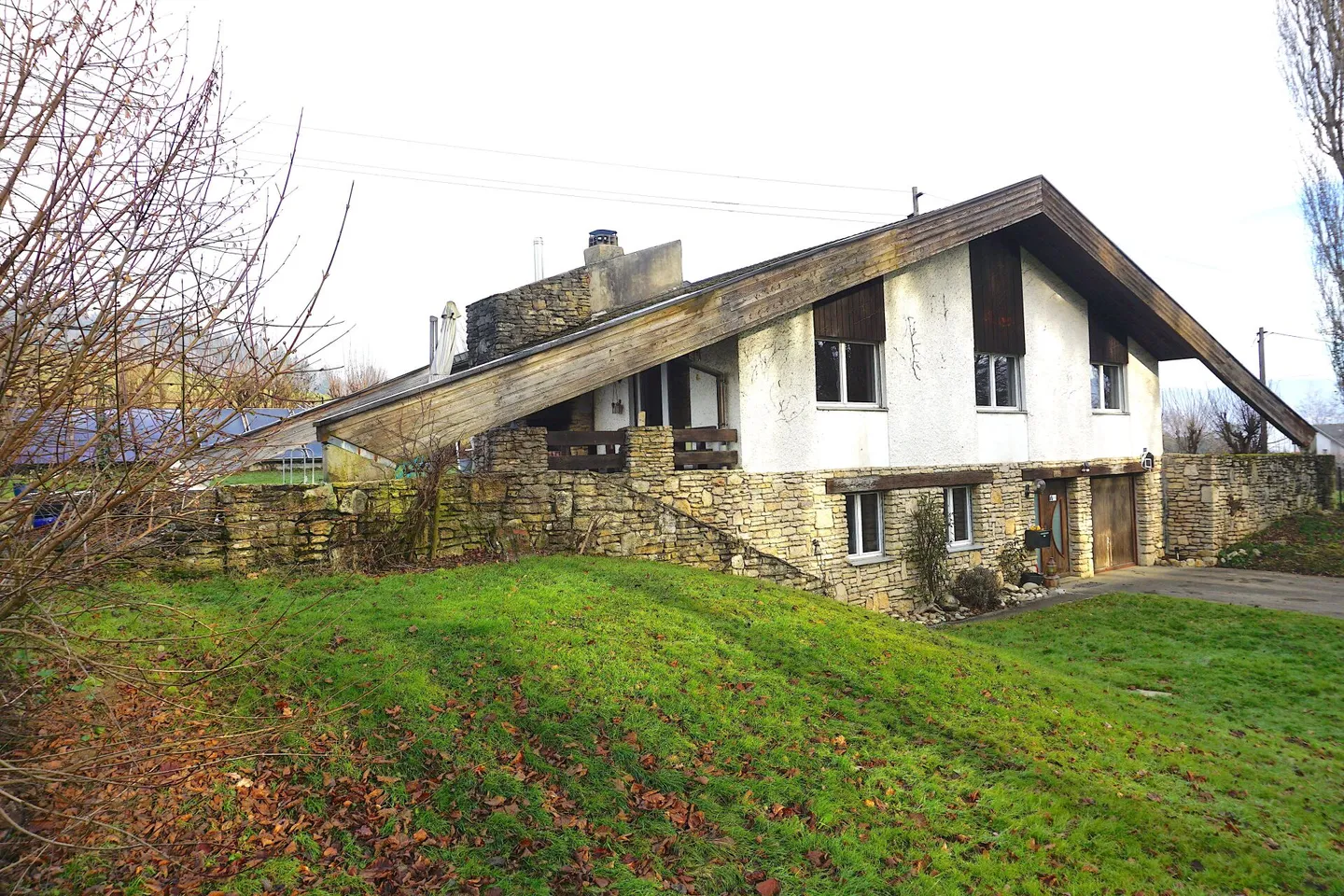 Architekten-Villa mit Pool - Foto 2 von 11