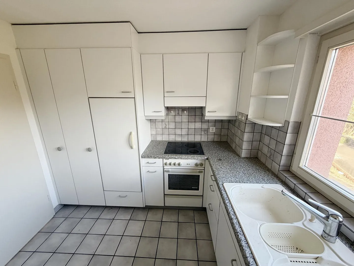 Vivere tranquillo e soleggiato in un quartiere privilegiato. - Foto 5 di 26