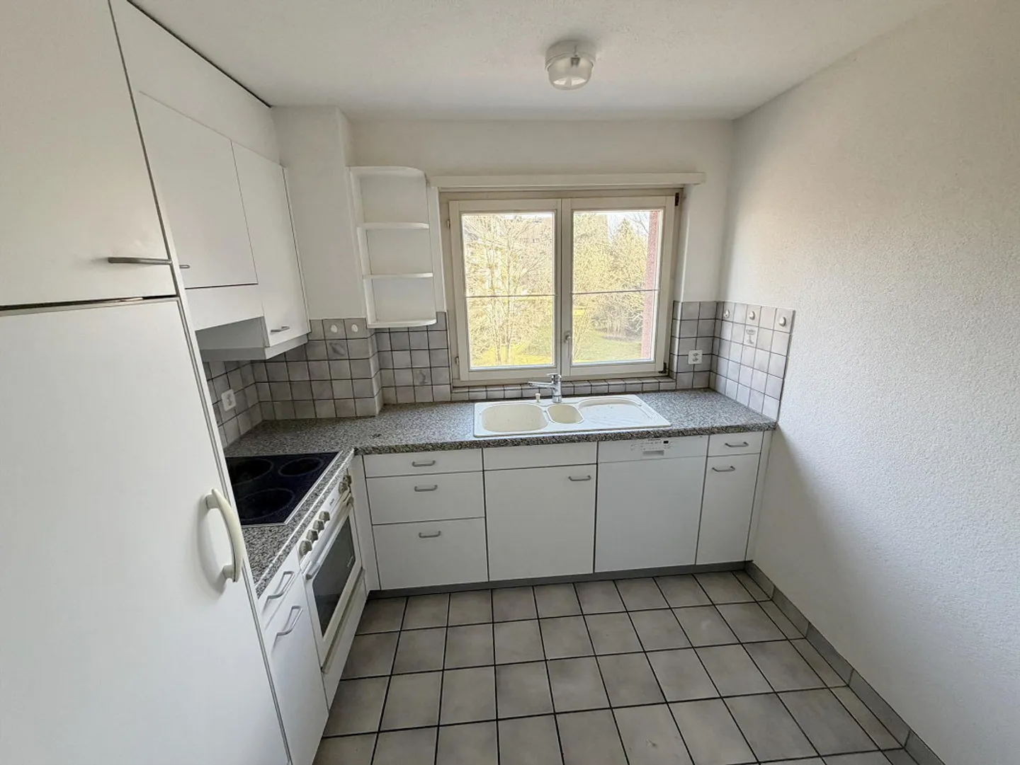 Vivere tranquillo e soleggiato in un quartiere privilegiato. - Foto 6 di 26