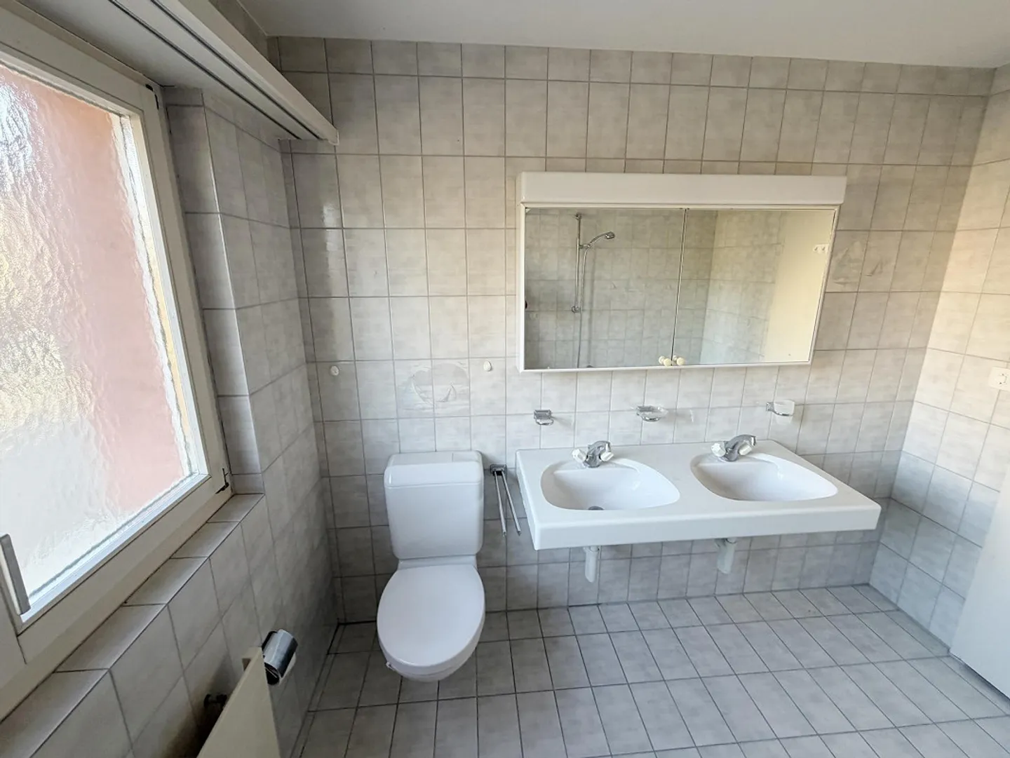 Vivere tranquillo e soleggiato in un quartiere privilegiato. - Foto 11 di 26