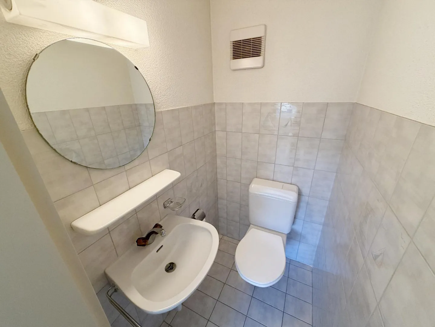 Vivere tranquillo e soleggiato in un quartiere privilegiato. - Foto 13 di 26