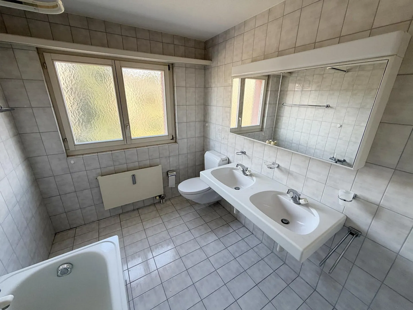 Vivere tranquillo e soleggiato in un quartiere privilegiato. - Foto 10 di 26