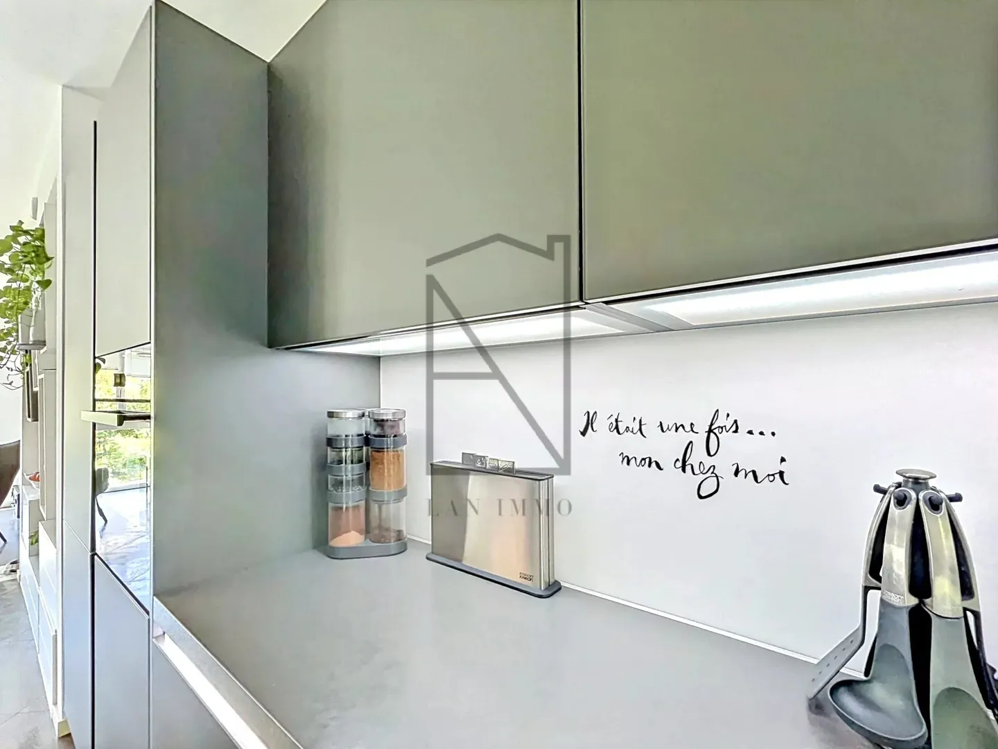 Elegant Triplex Apartment in Saint-Sulpice - Photo 4 of 22