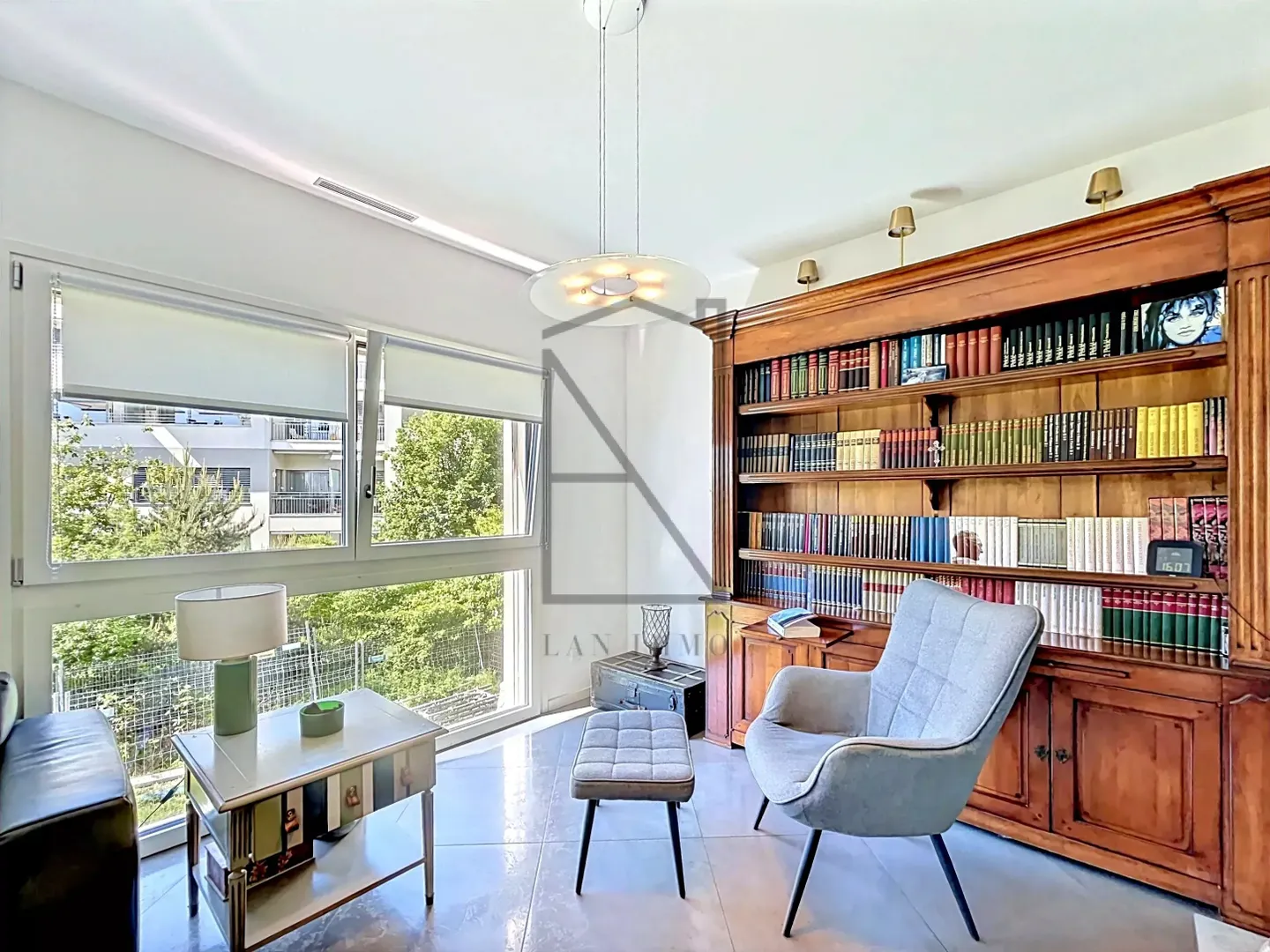 Elegant Triplex Apartment in Saint-Sulpice - Photo 7 of 22