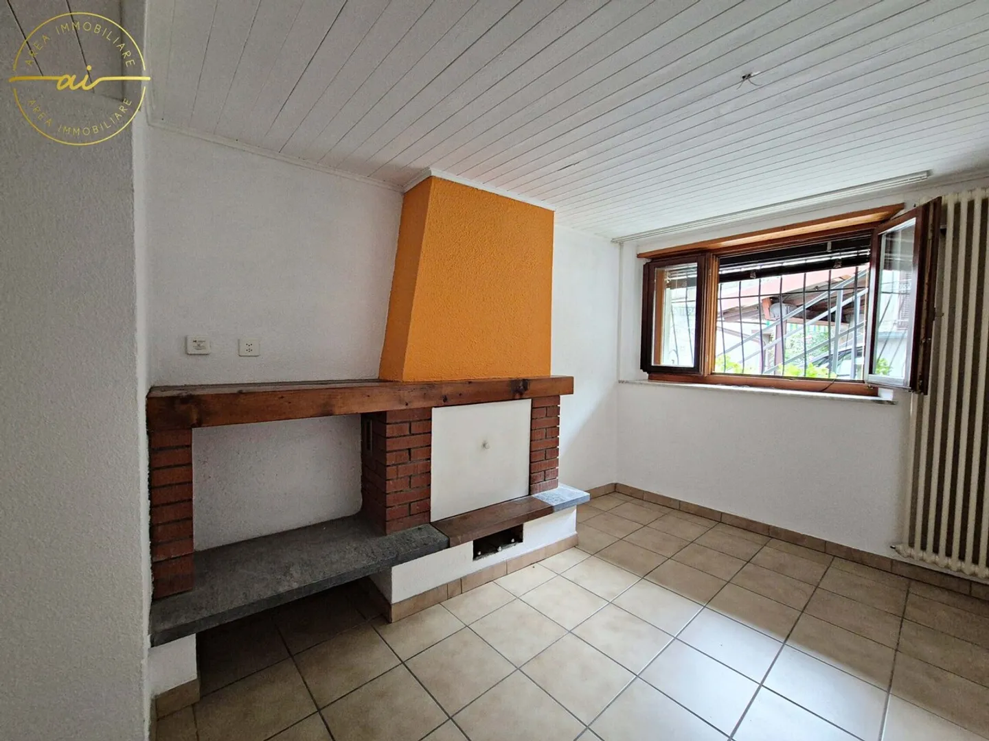 Casa multifamiliare storica con 3 appartamenti a Rivera - Foto 2 di 8