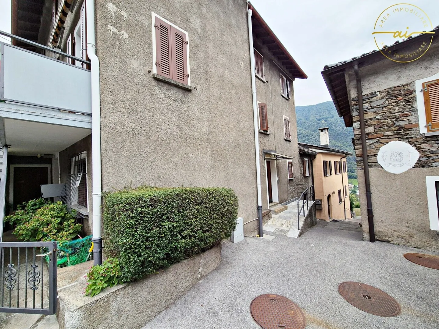 Casa multifamiliare storica con 3 appartamenti a Rivera - Foto 8 di 8