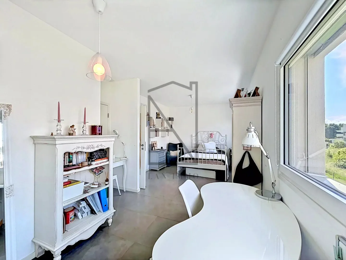 Elegant Triplex Apartment in Saint-Sulpice - Photo 15 of 22