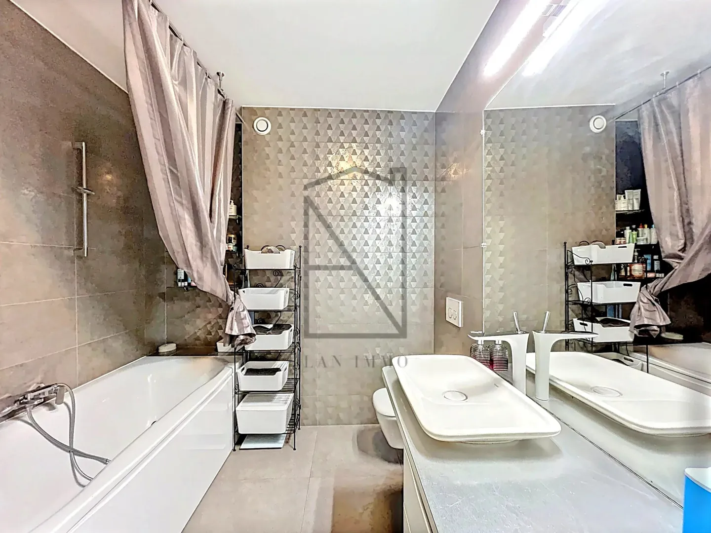Elegant Triplex Apartment in Saint-Sulpice - Photo 16 of 22