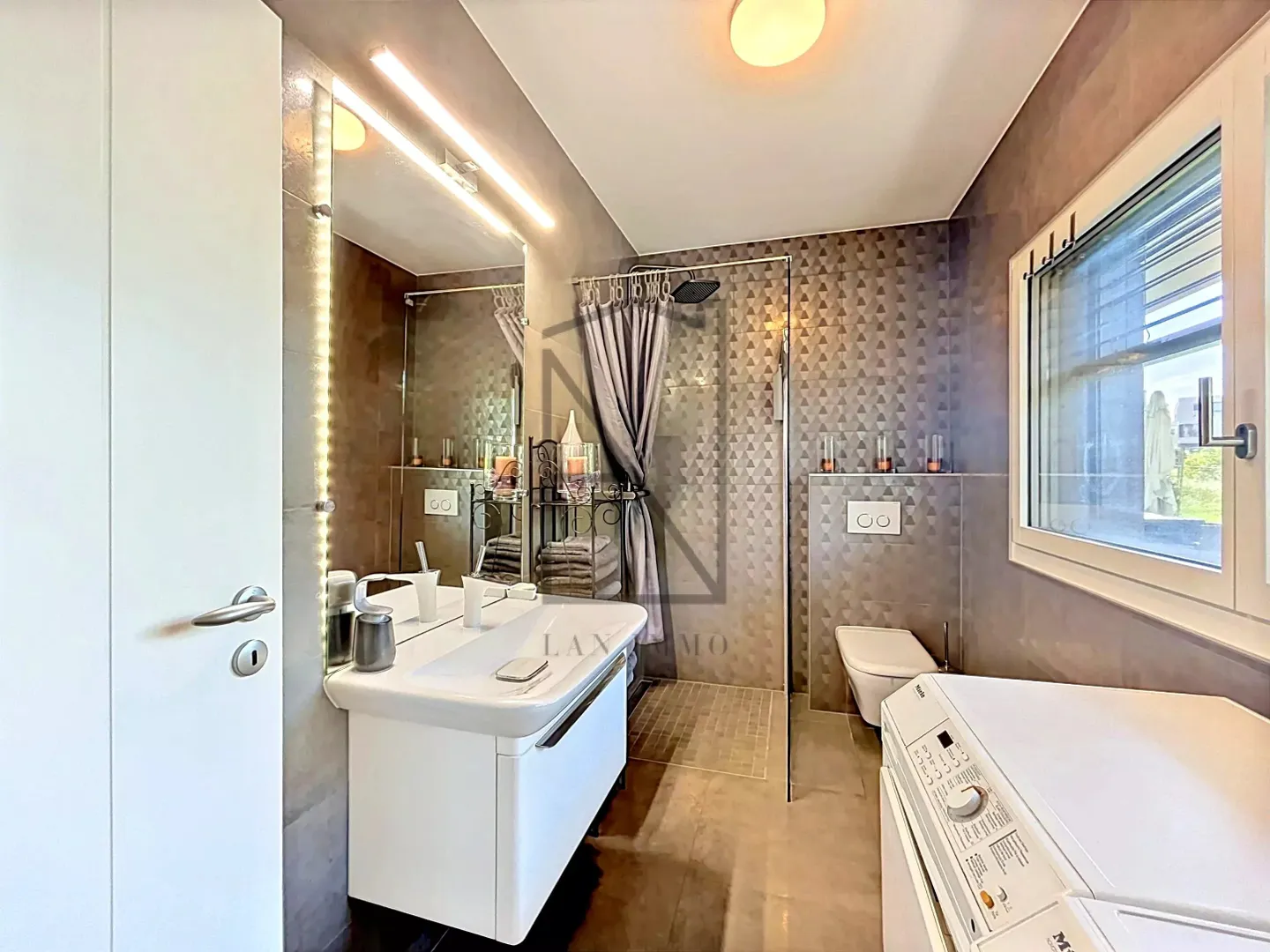 Elegant Triplex Apartment in Saint-Sulpice - Photo 17 of 22