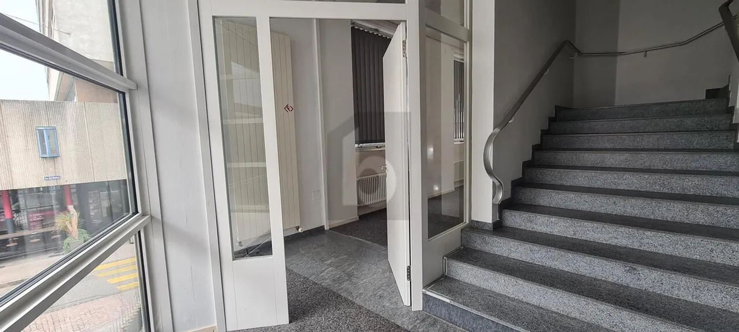 IDEALLY LOCATED WITH A GOOD YIELD OF 5.6% - Photo 2 of 6