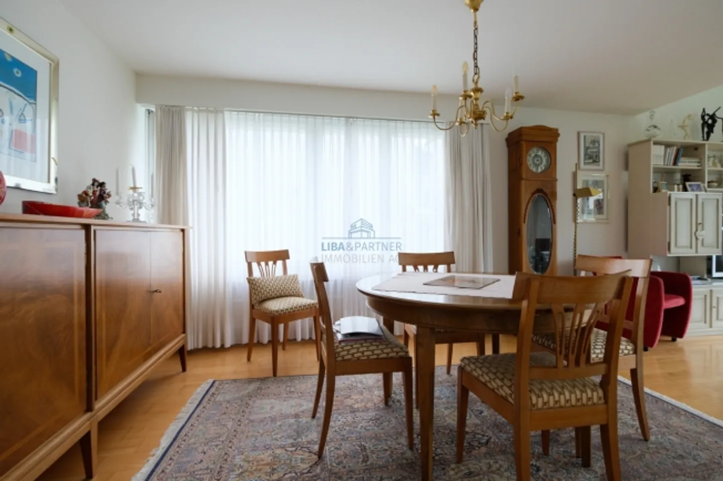 «Einfamilienhaus mit Stil, Licht & Natur Ihr neues Zuhause in Oberwil» - Foto 4 von 13