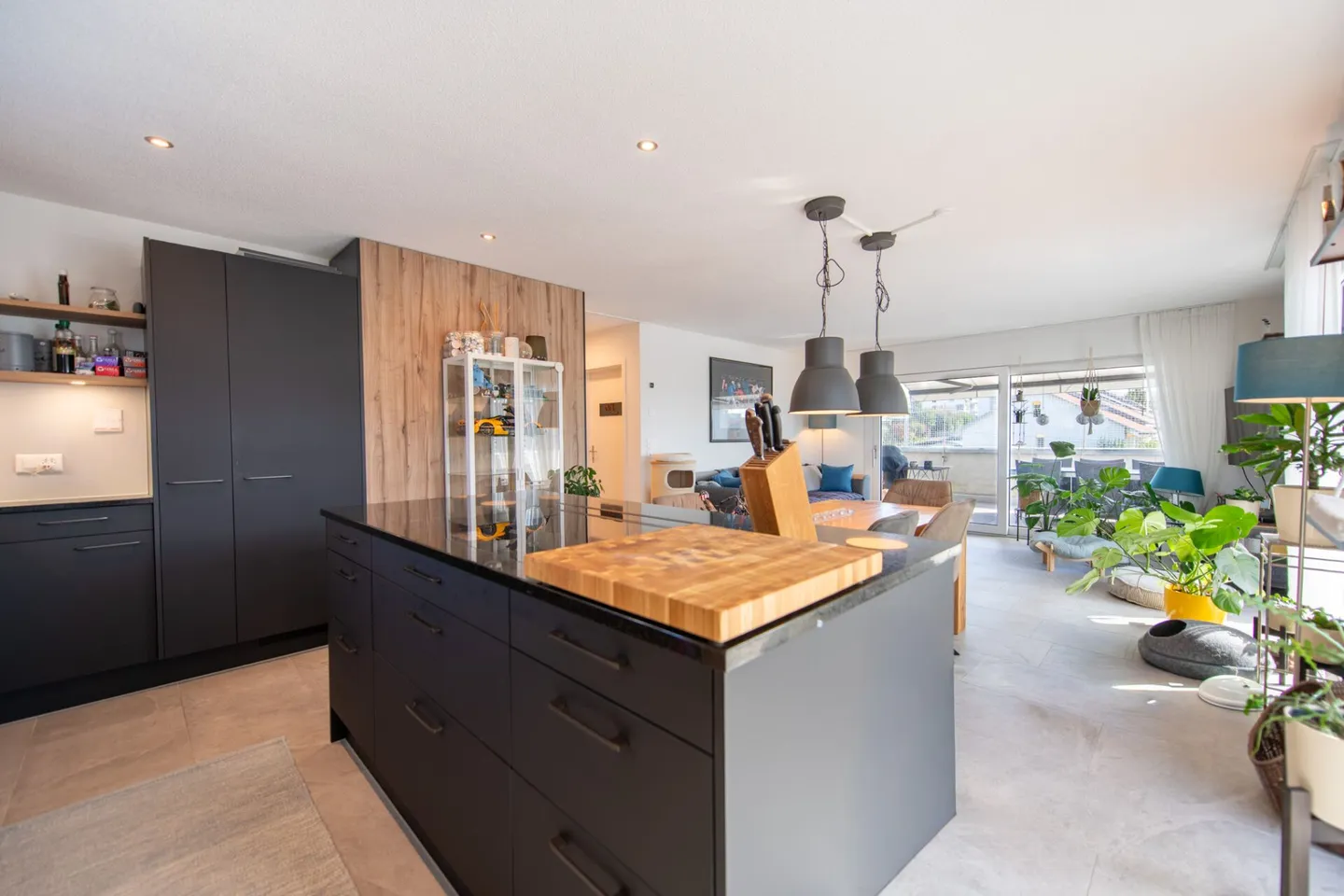 Licht, Raum, Weitblick - moderne 4.5-Zimmer-Attikawohnung mit Jurablick - Foto 6 von 20