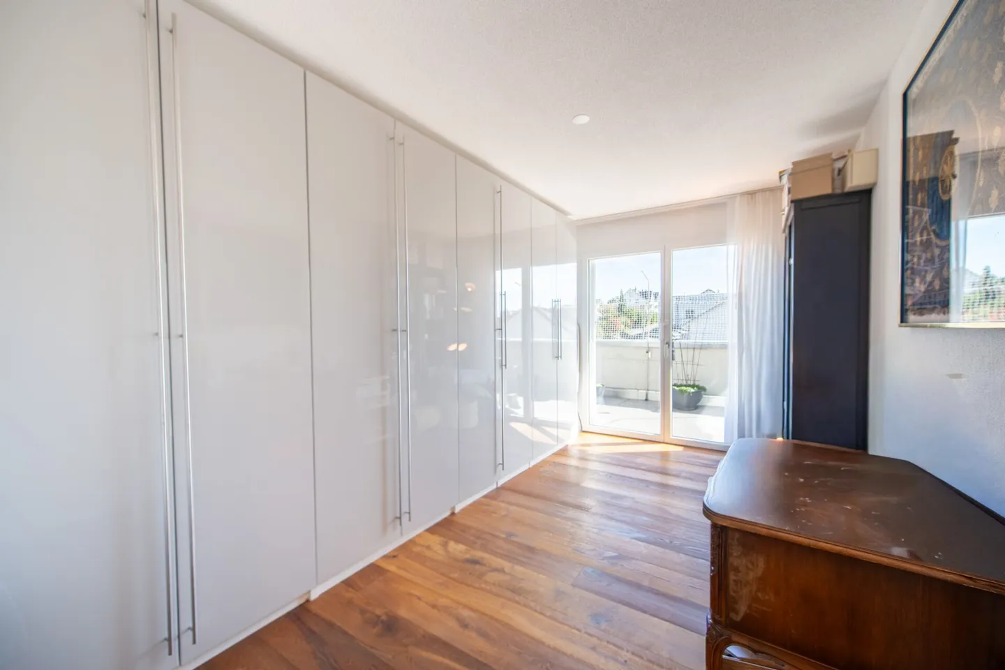 Licht, Raum, Weitblick - moderne 4.5-Zimmer-Attikawohnung mit Jurablick - Foto 8 von 20