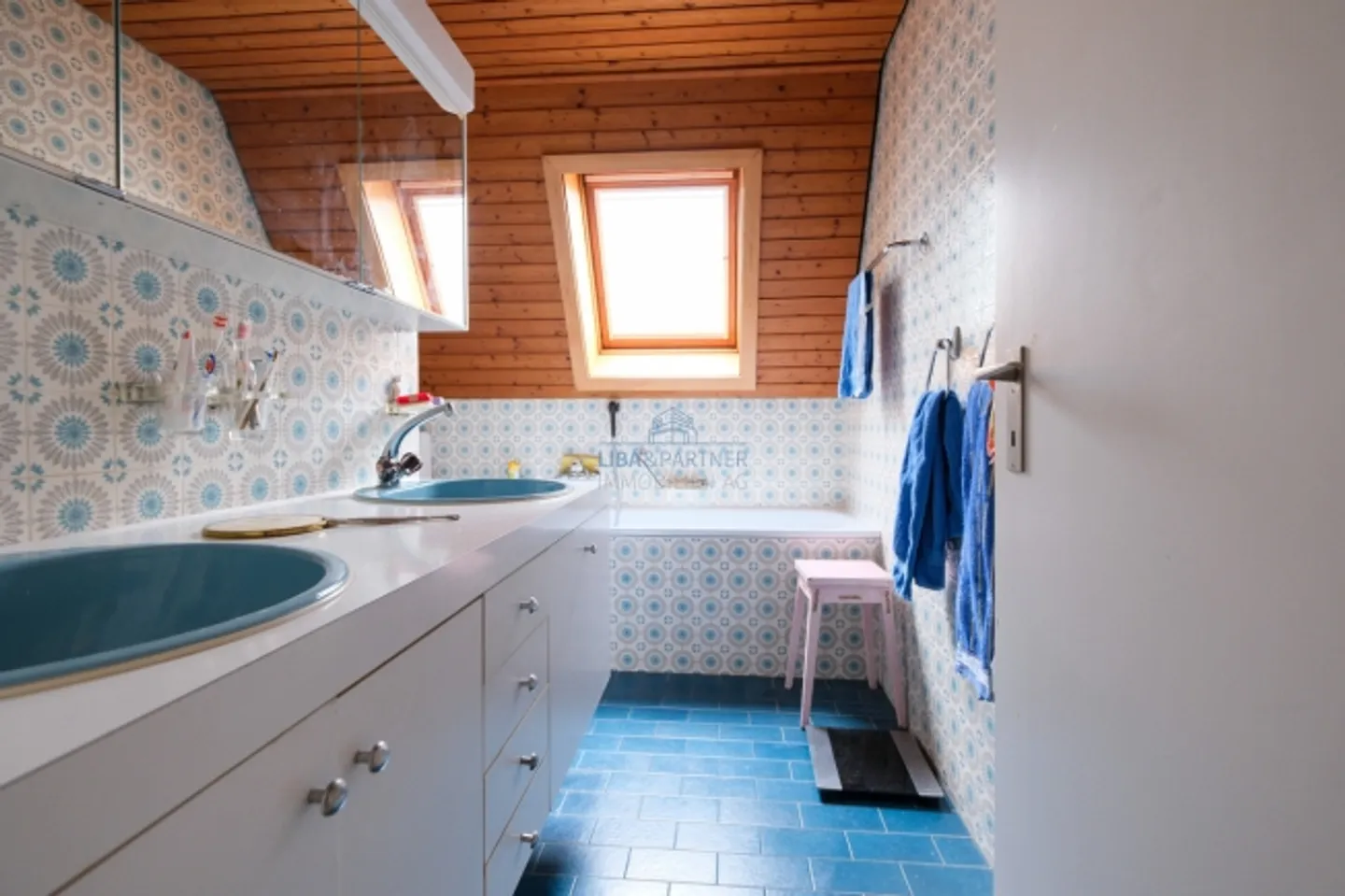 «Einfamilienhaus mit Stil, Licht & Natur Ihr neues Zuhause in Oberwil» - Foto 10 von 13