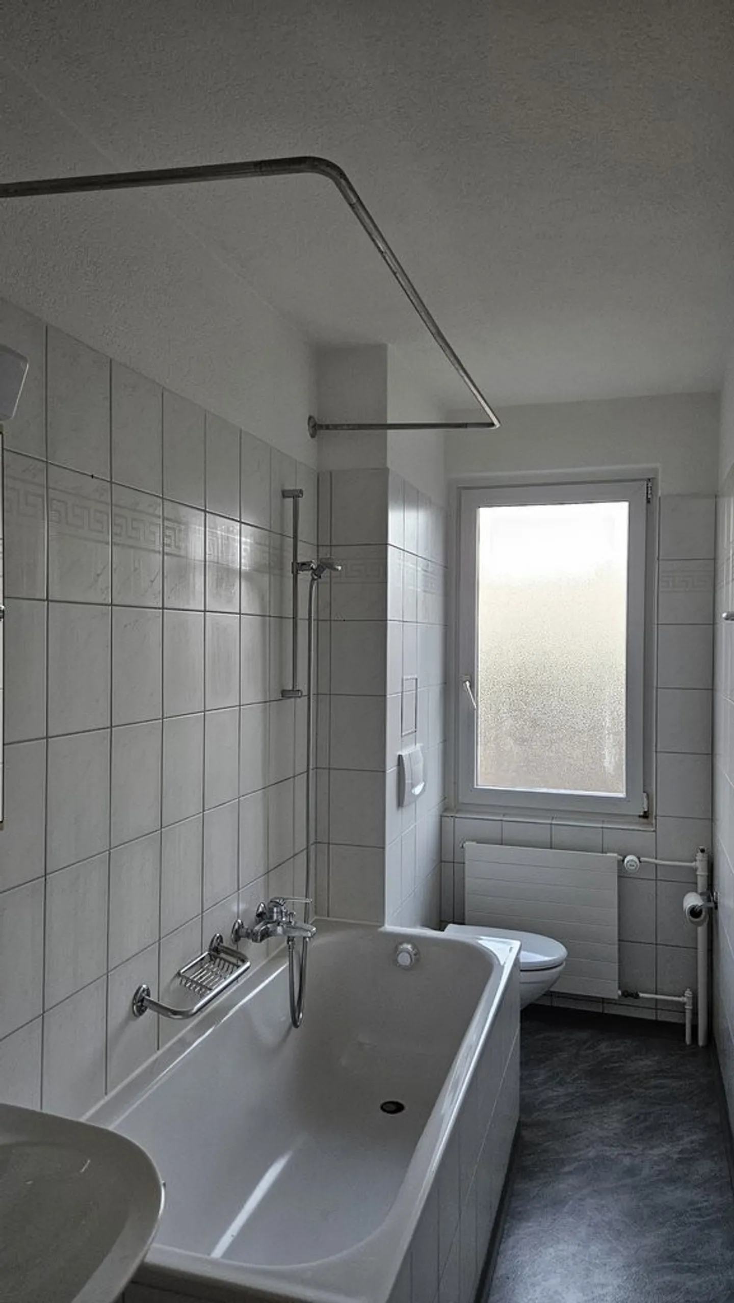 Sunny residential area in Zurich-Affoltern - Photo 3 of 8