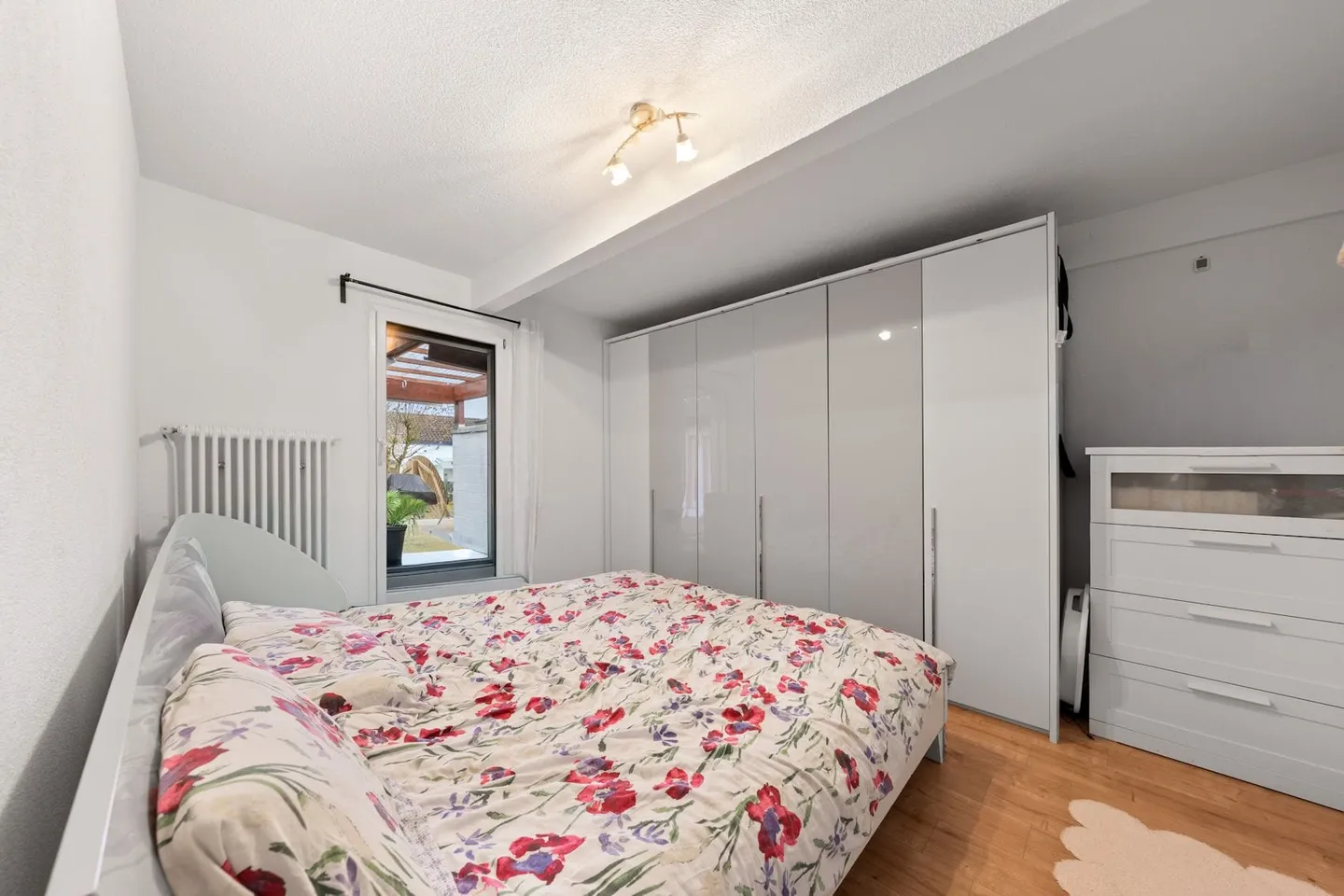 6.5-Room Bungalow Row House with Garden in Däniken - Tax-Friendly - Photo 11 of 13