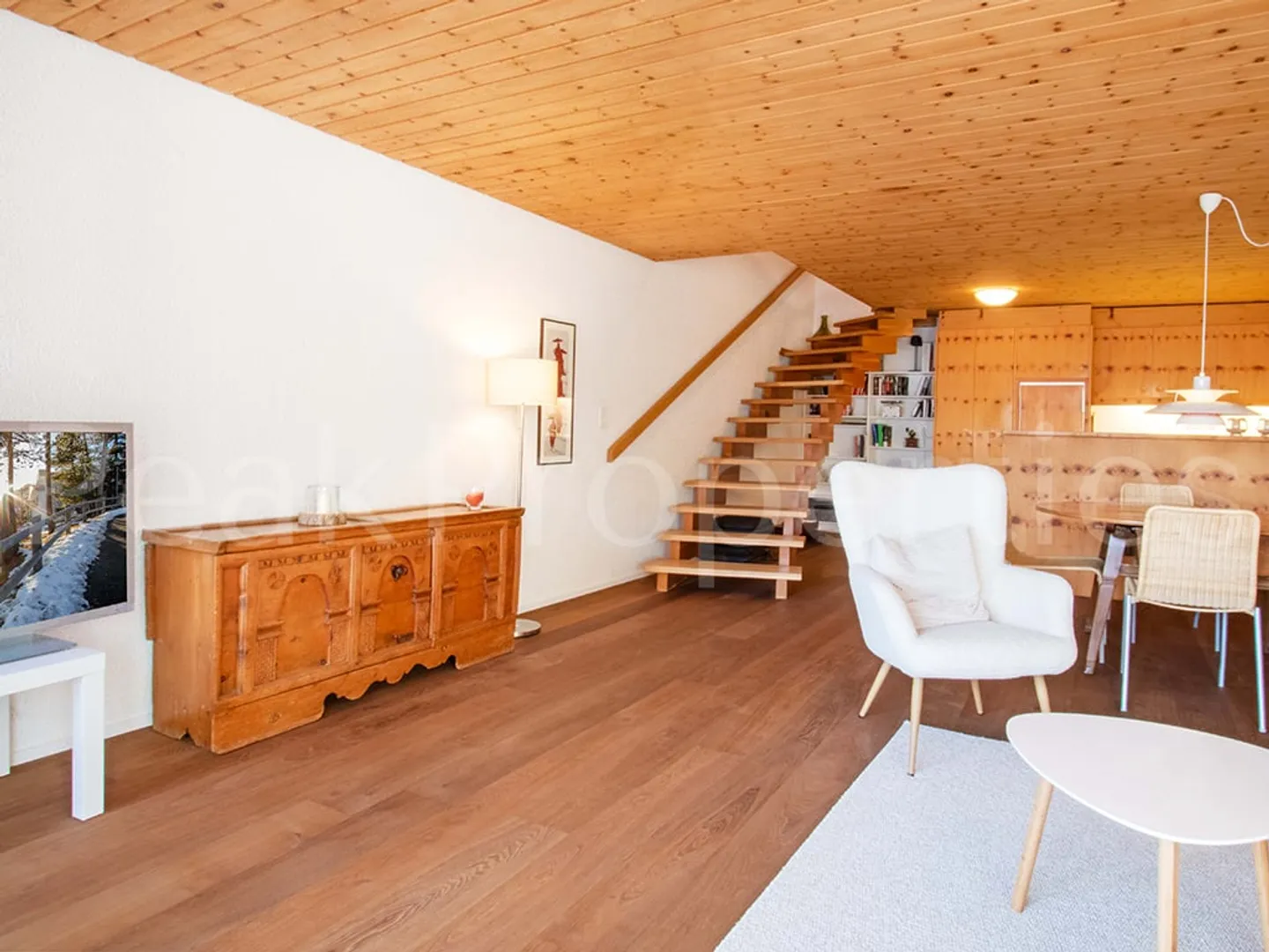 Retraite alpine - Confort élégant sur deux niveaux - Photo 5 sur 12