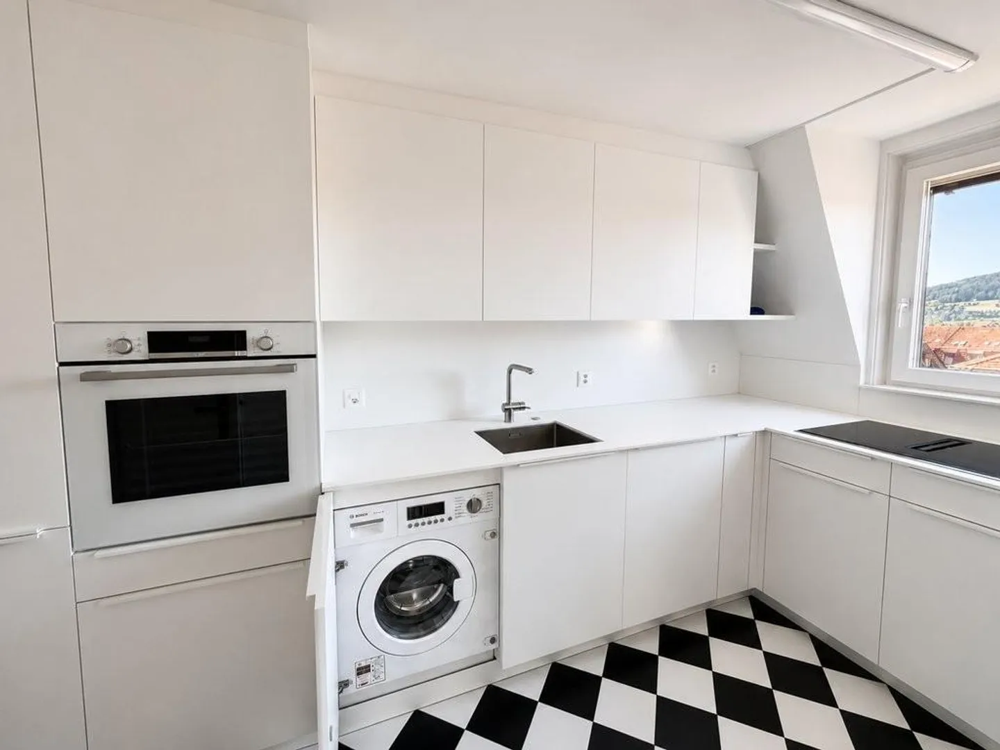 Unique 5.5-room apartment with roof terrace & large attic - Photo 2 of 12