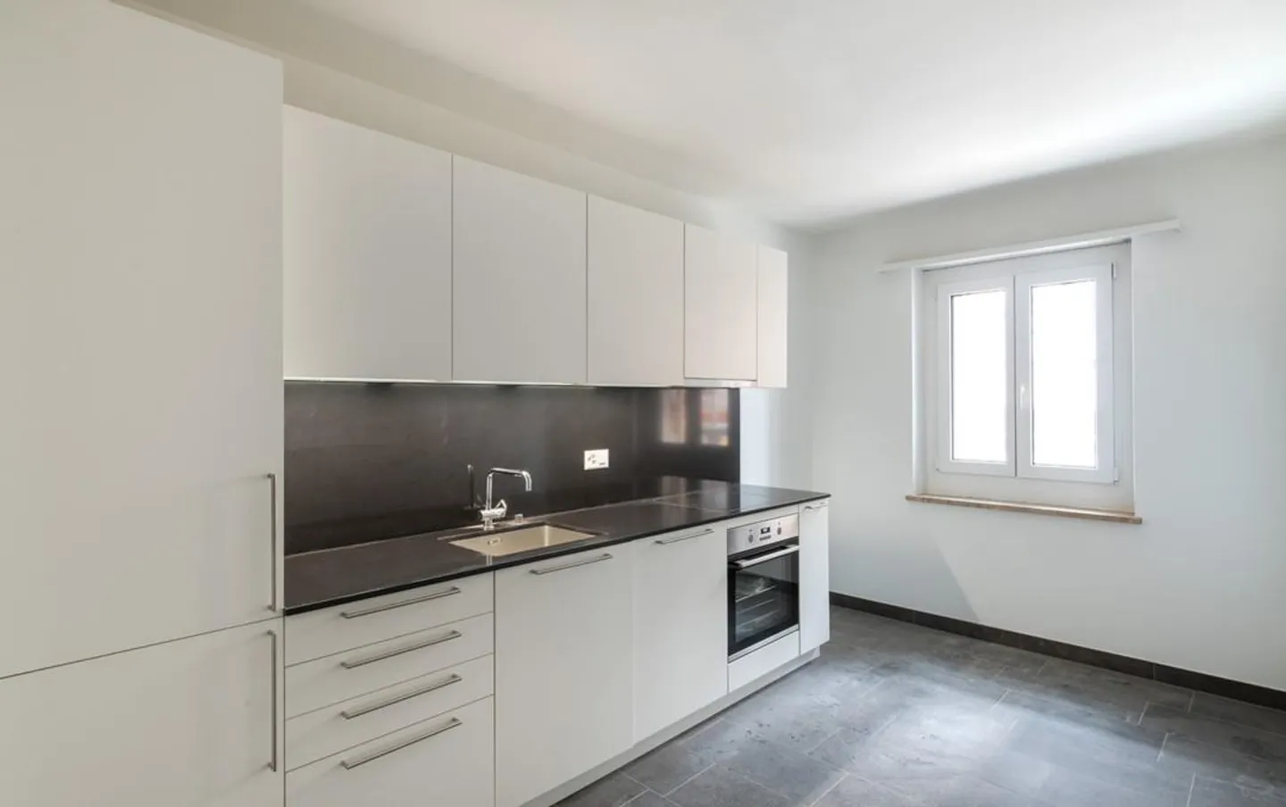 Appartamento ristrutturato con balcone - Foto 4 di 6