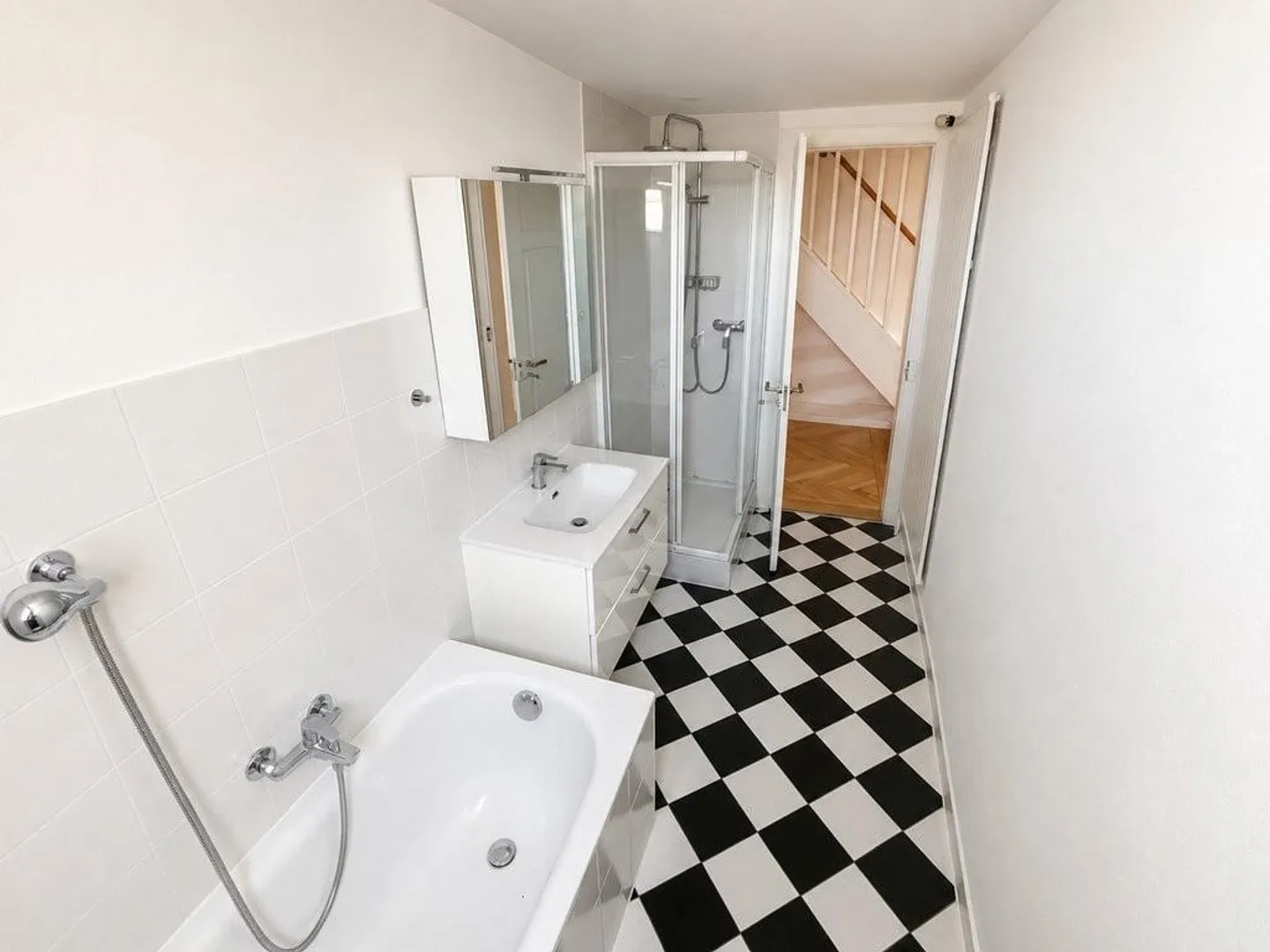 Unique 5.5-room apartment with roof terrace & large attic - Photo 3 of 12