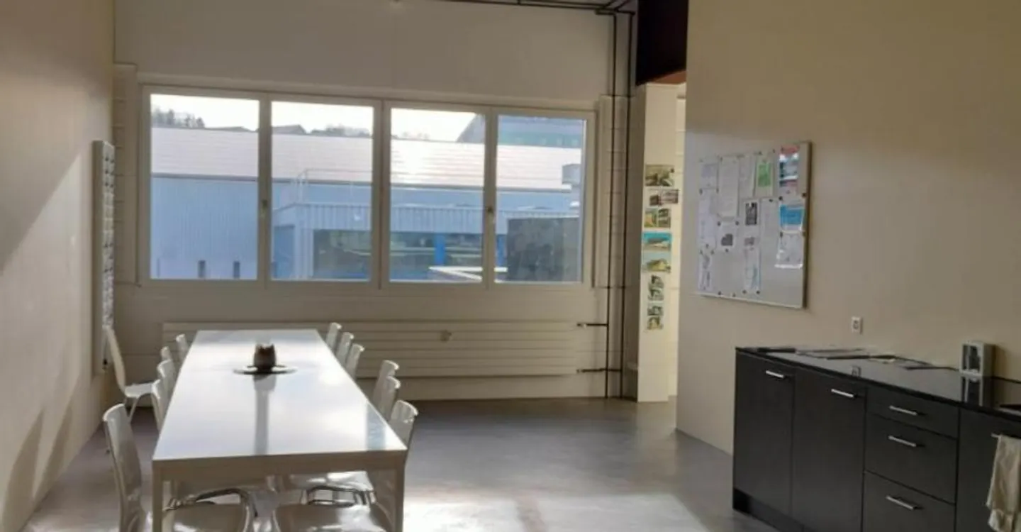 Looking for a new company headquarters? - Photo 4 of 7