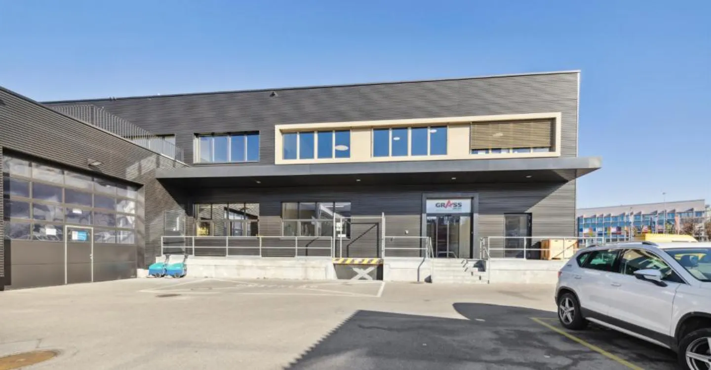 Looking for a new company headquarters? - Photo 1 of 7