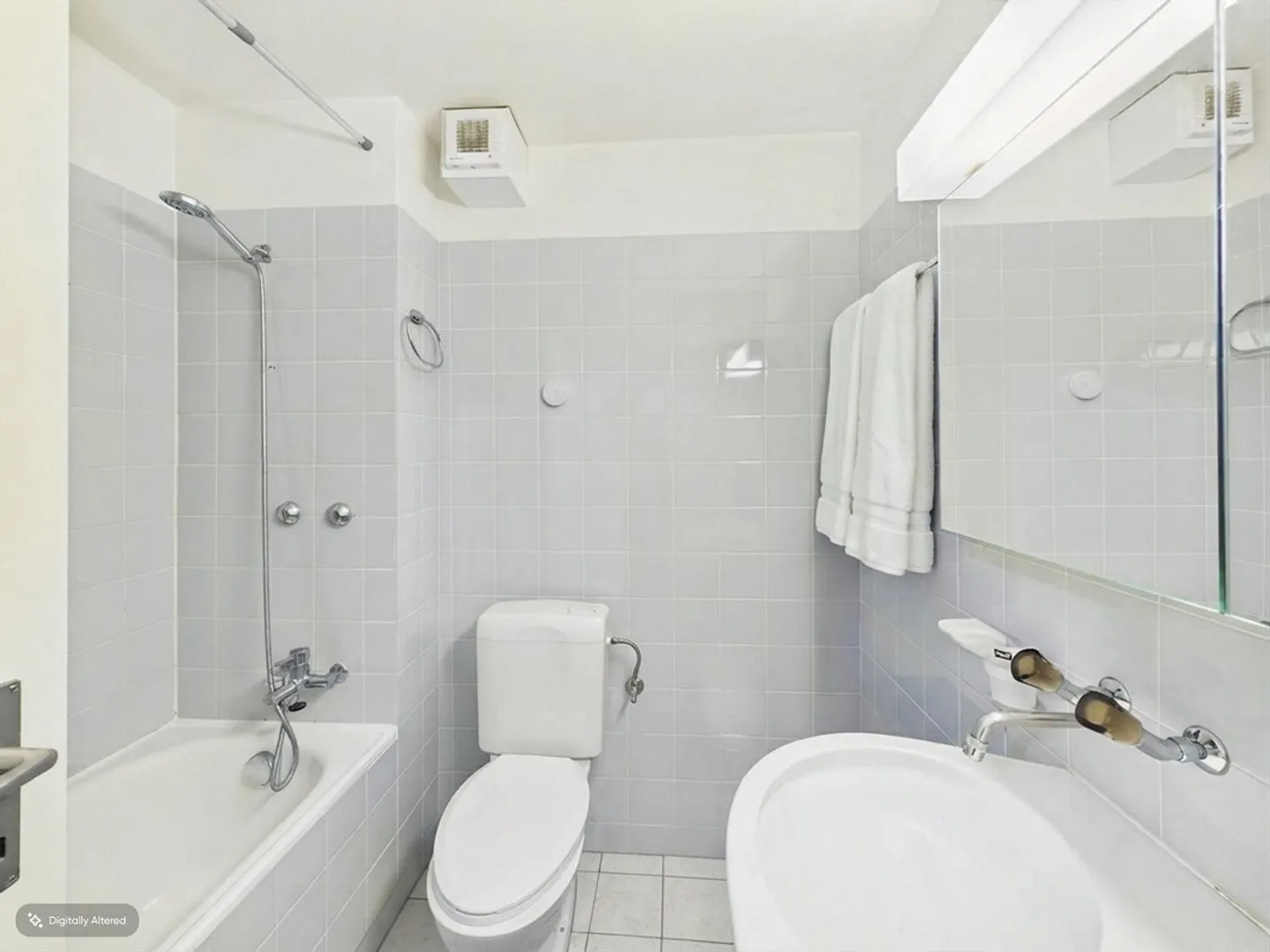 Maisonette Dream on Two Levels: Renovated with Underfloor Heating, Balconies and Parking Space - Photo 8 of 12