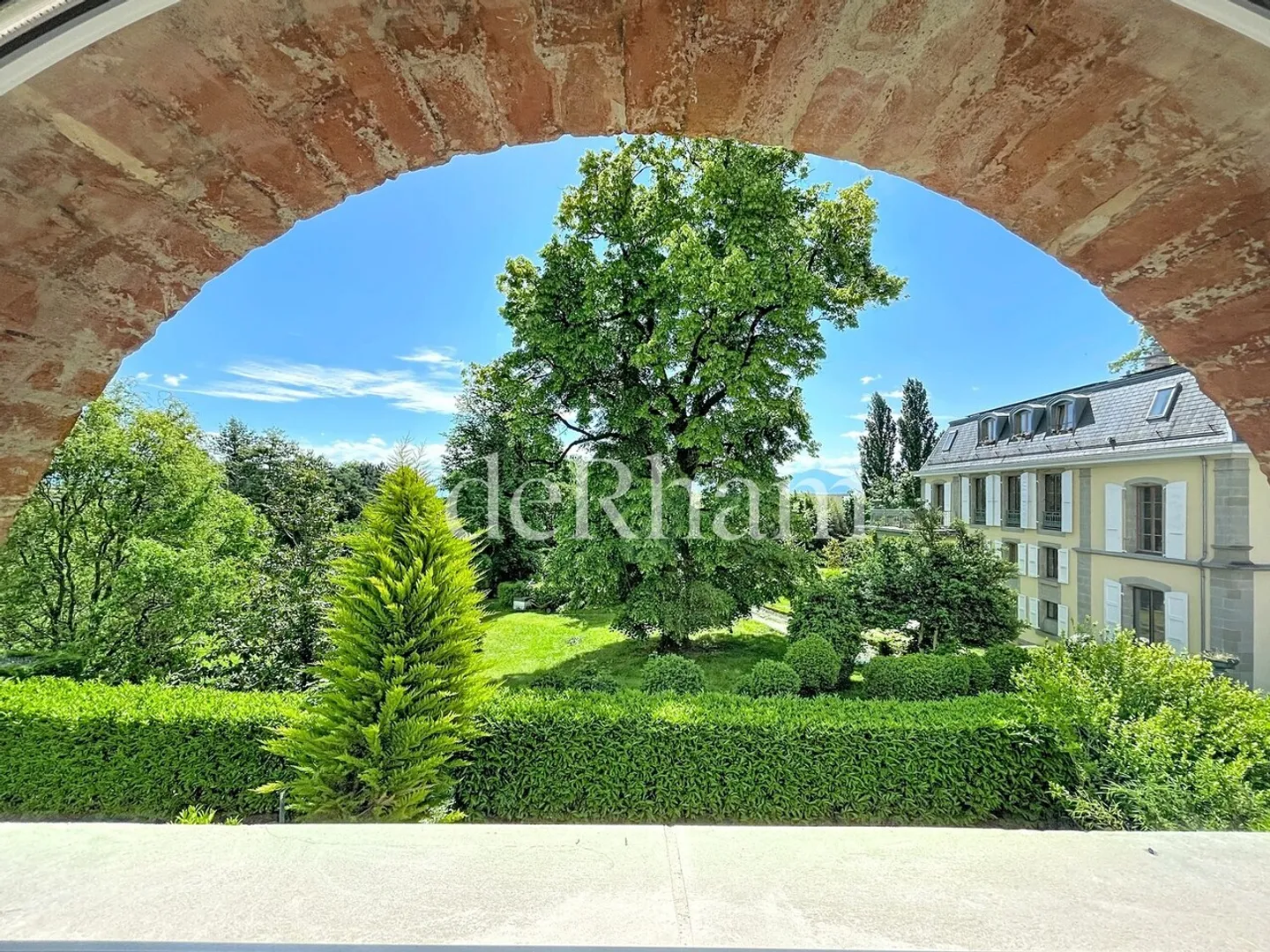 Wunderschöne 8,5-Zimmer-Wohnung mit Terrasse und Garten - Foto 6 von 13