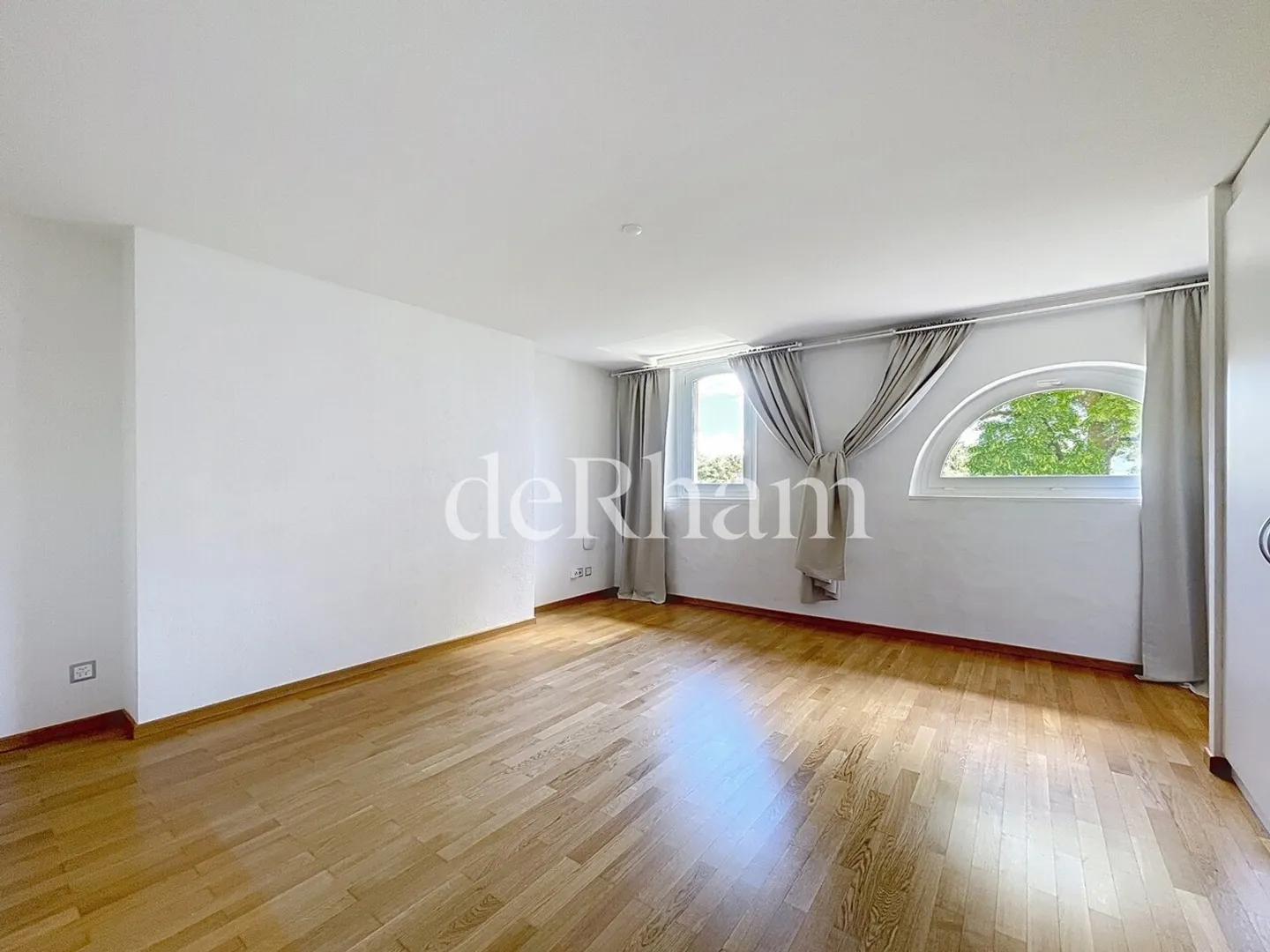 Wunderschöne 8,5-Zimmer-Wohnung mit Terrasse und Garten - Foto 9 von 13