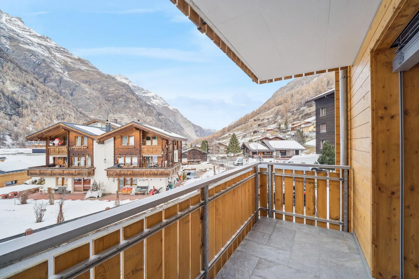 Beautiful second home in the village center of Täsch - Photo 2 of 11