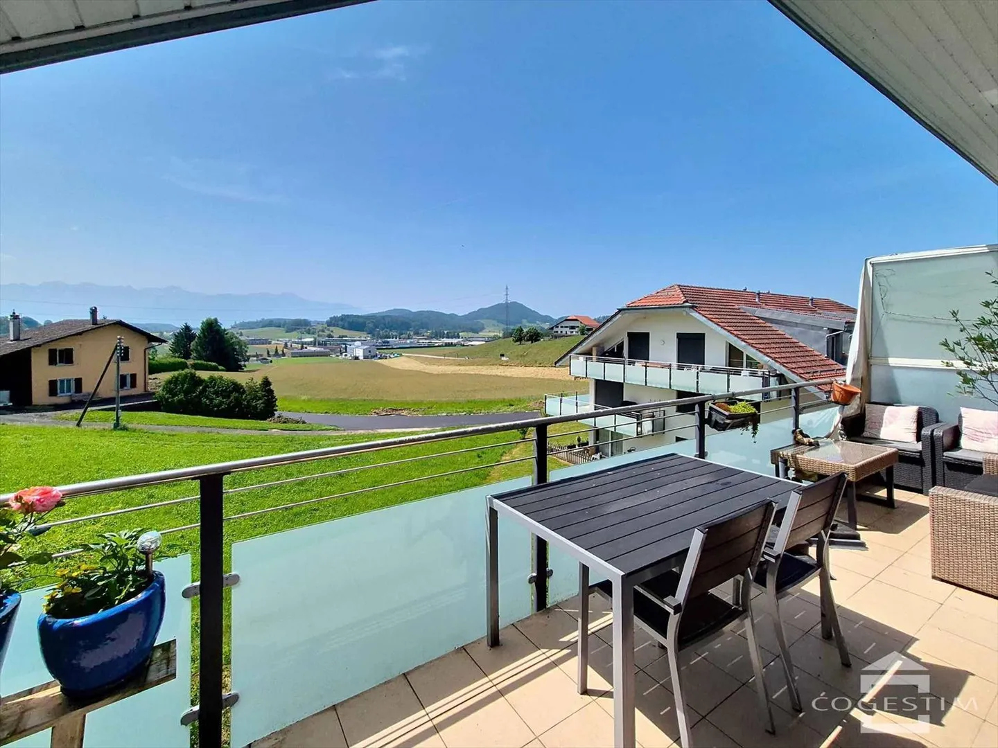 4.5 Room Apartment - Photo 1 of 4