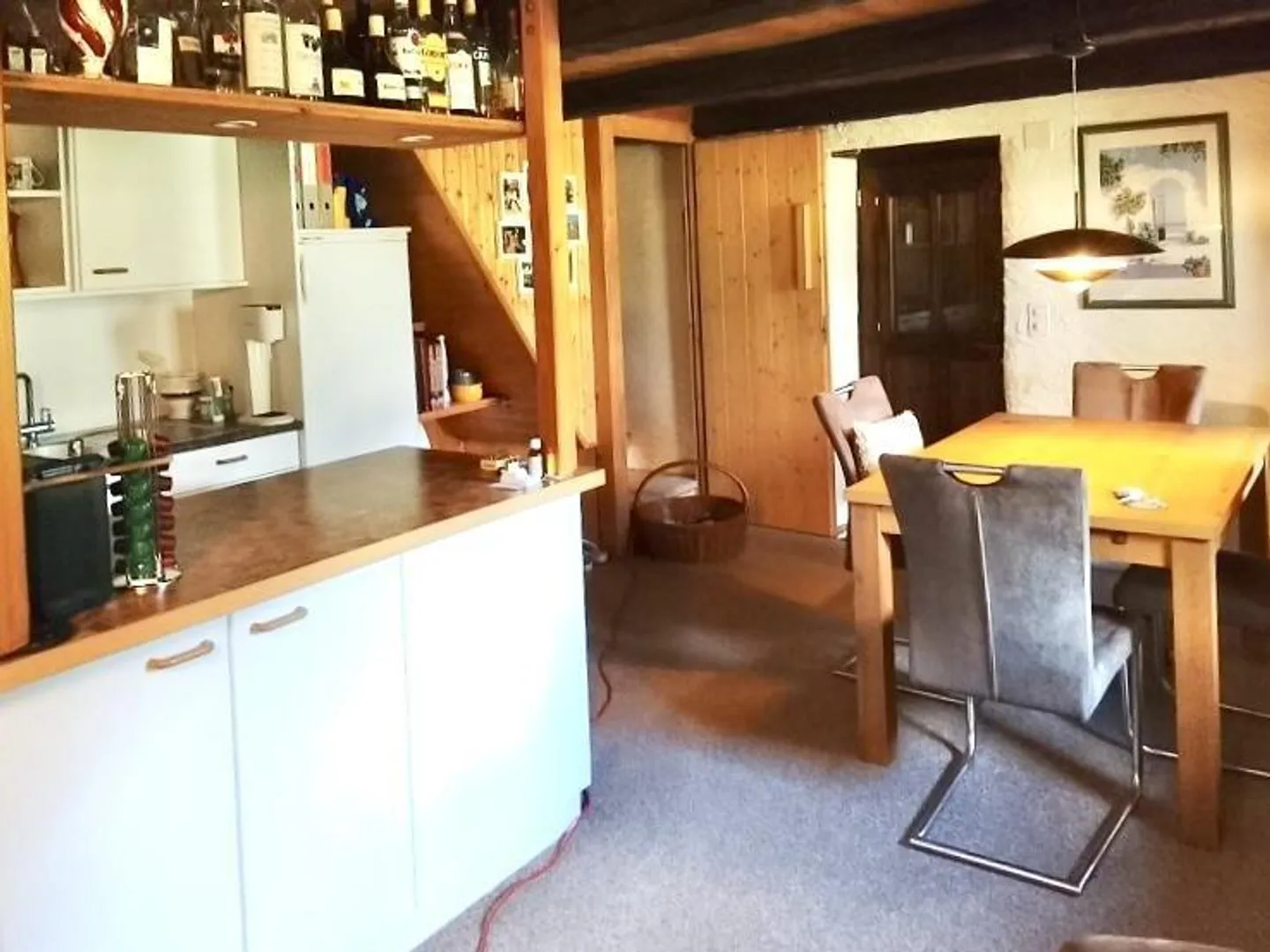Maison rustique 3 1/2 pièces avec de nombreuses pièces supplémentaires, emplacement très calme et ensoleillé - Photo 4 sur 25
