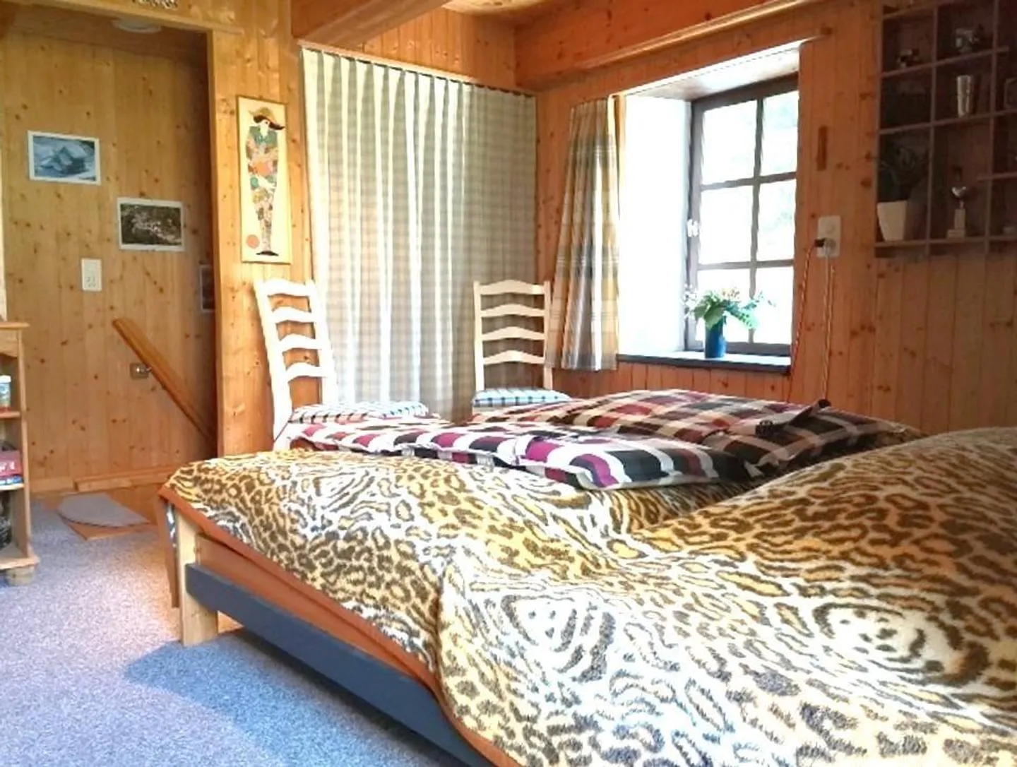 Maison rustique 3 1/2 pièces avec de nombreuses pièces supplémentaires, emplacement très calme et ensoleillé - Photo 6 sur 25
