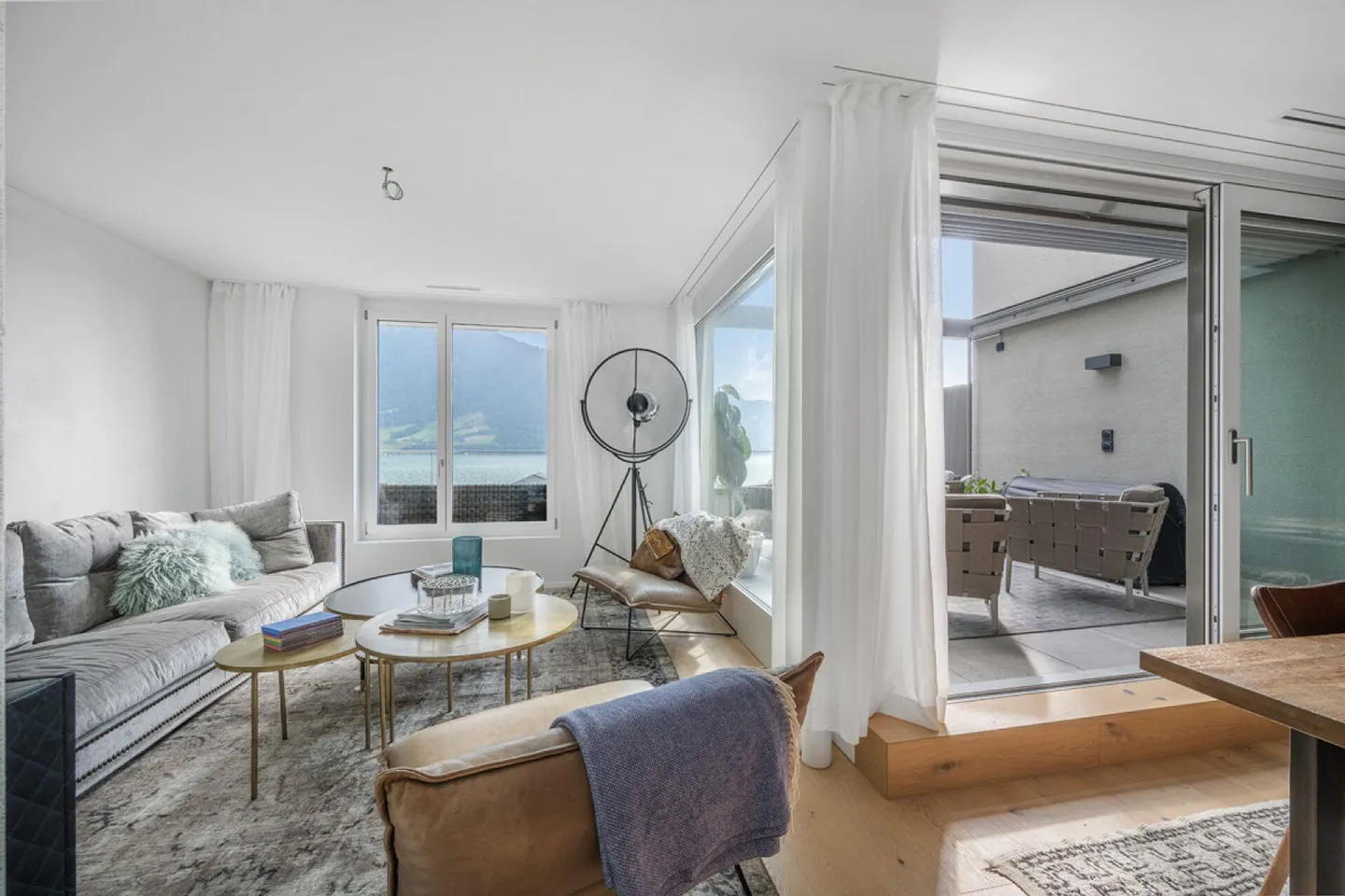 Vie de rêve avec vue sur le lac à Walchwil, SZ - Photo 1 sur 12