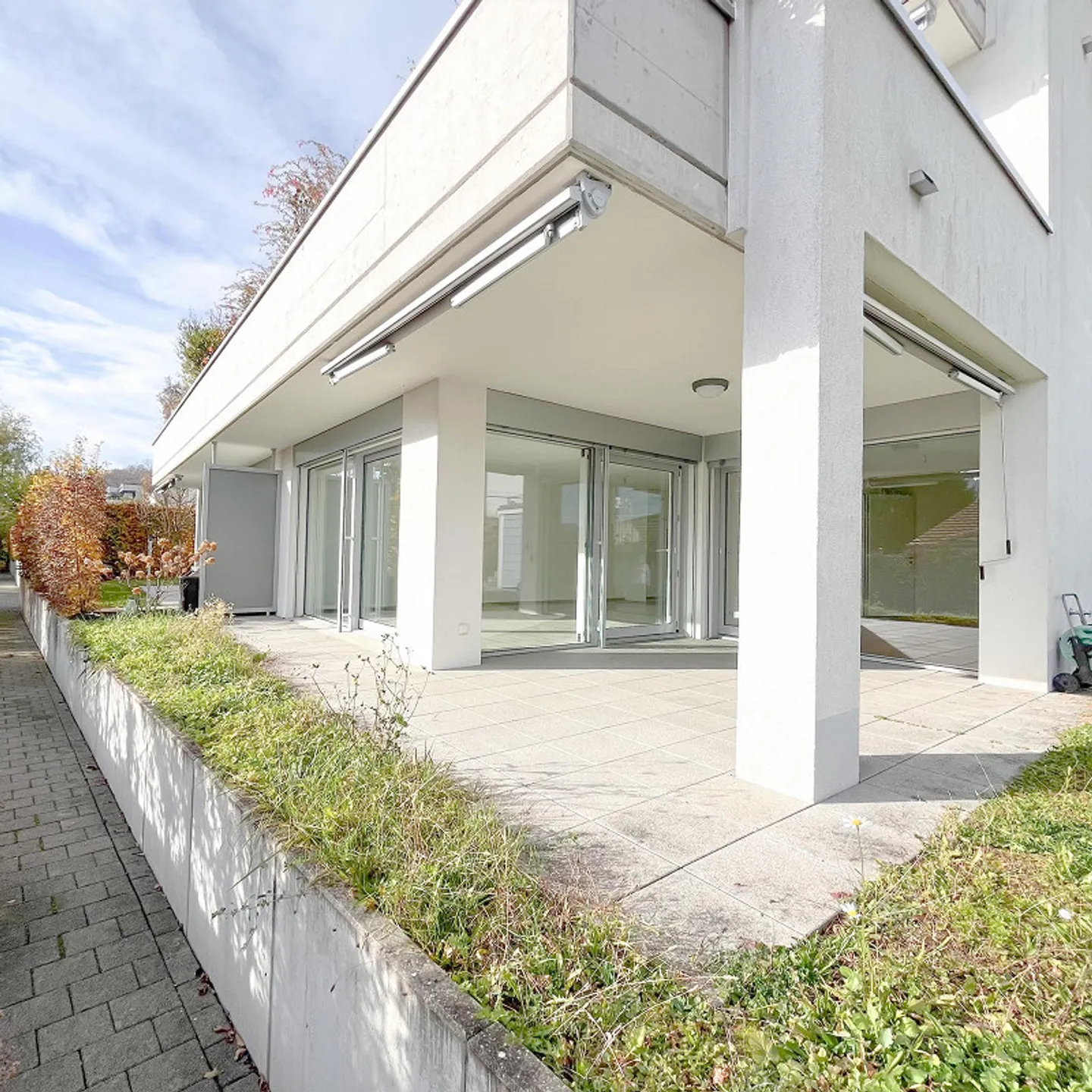 Stilvolle 4.5-Zimmer Gartenwohnung mit lichtdurchflutetem Wohnambiente - Foto 1 von 12