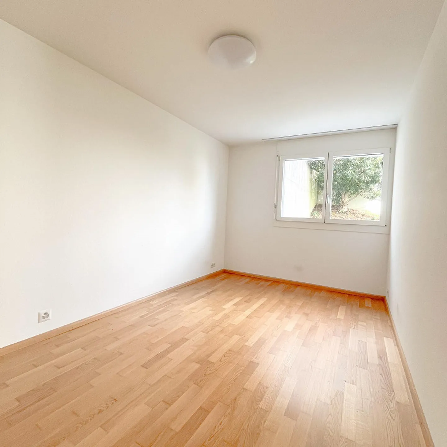 Stilvolle 4.5-Zimmer Gartenwohnung mit lichtdurchflutetem Wohnambiente - Foto 5 von 12