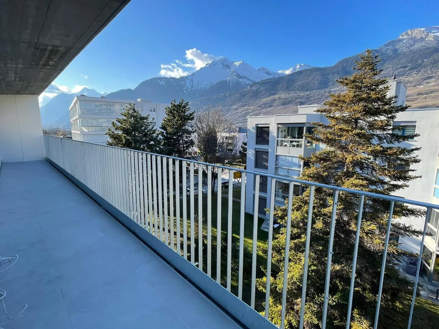 Magnifico appartamento nuovo con grande balcone - Foto 11 di 14