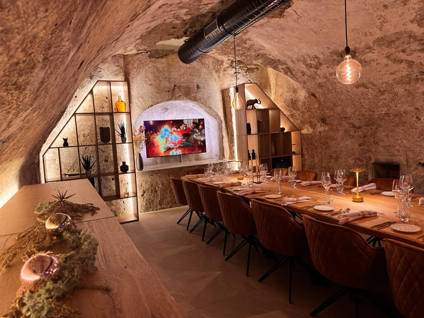 Cantina a volta nel cuore di Bülach in affitto – versatile, di charme e con potenziale - Foto 2 di 10