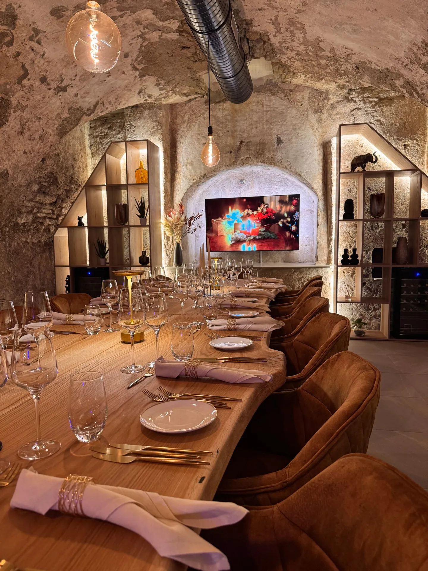 Cantina a volta nel cuore di Bülach in affitto – versatile, di charme e con potenziale - Foto 3 di 10