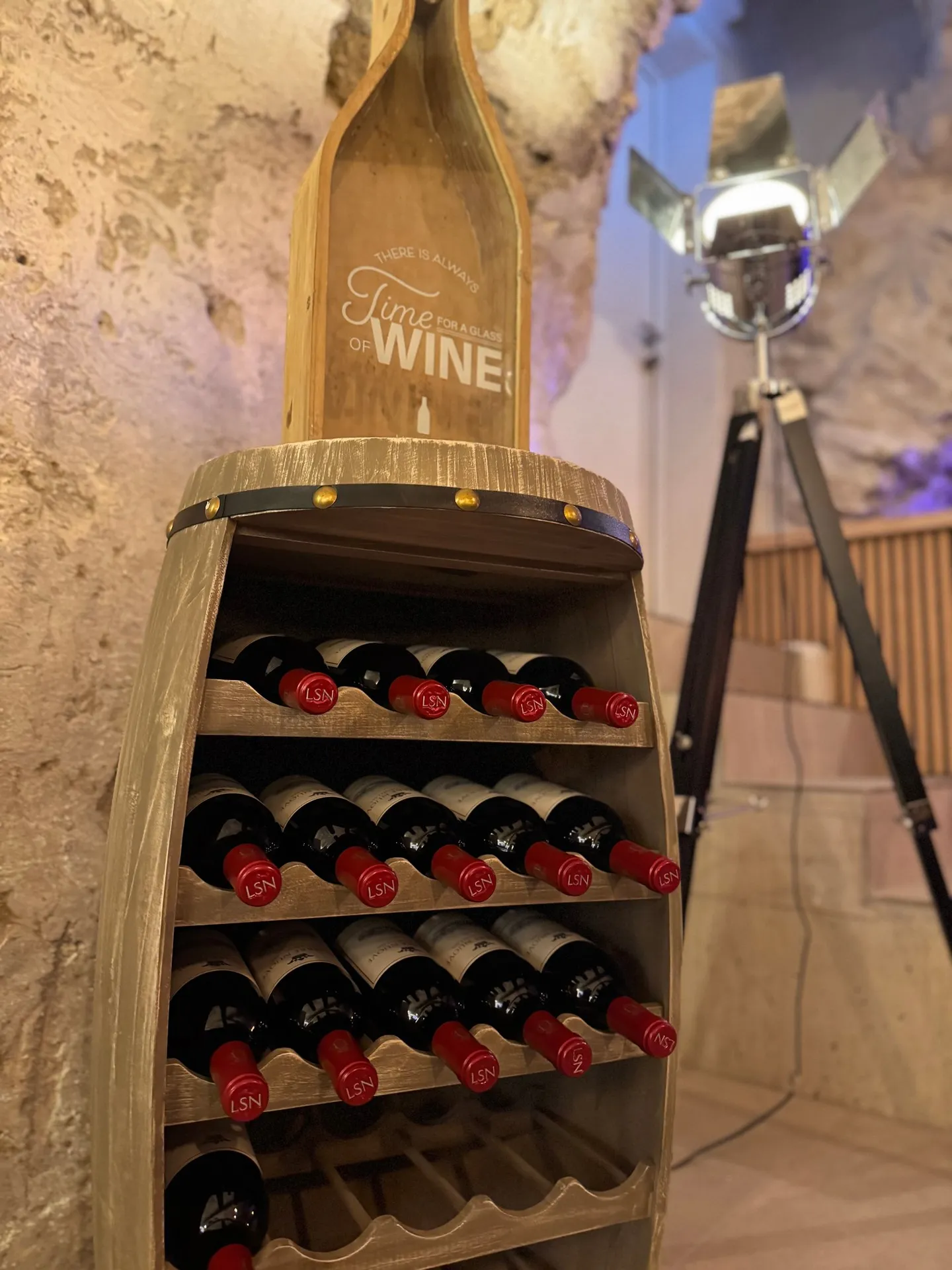 Cantina a volta nel cuore di Bülach in affitto – versatile, di charme e con potenziale - Foto 8 di 10