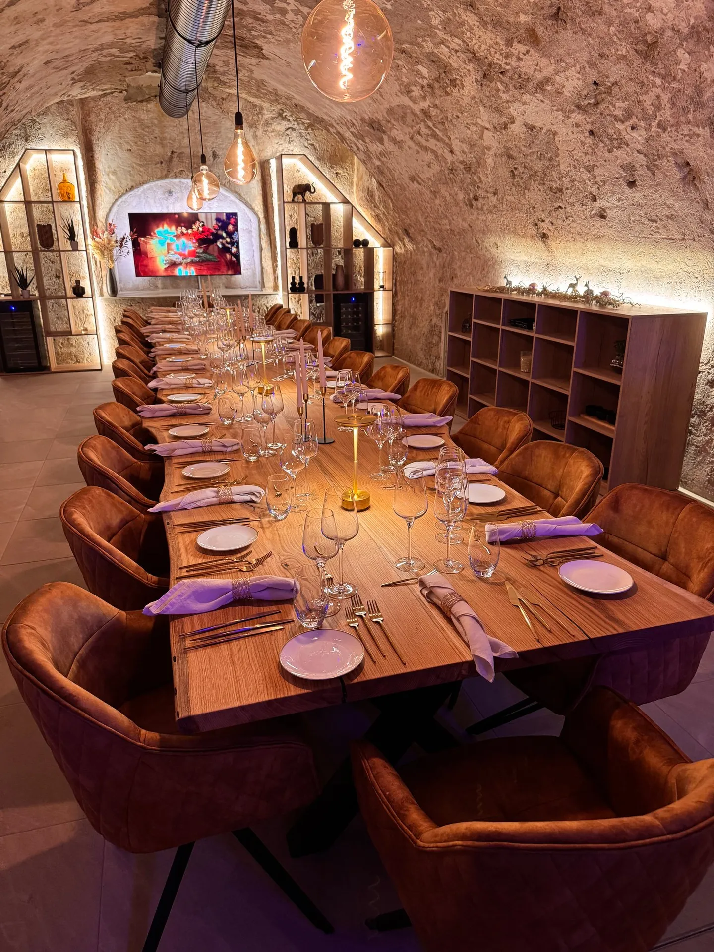 Cantina a volta nel cuore di Bülach in affitto – versatile, di charme e con potenziale - Foto 9 di 10